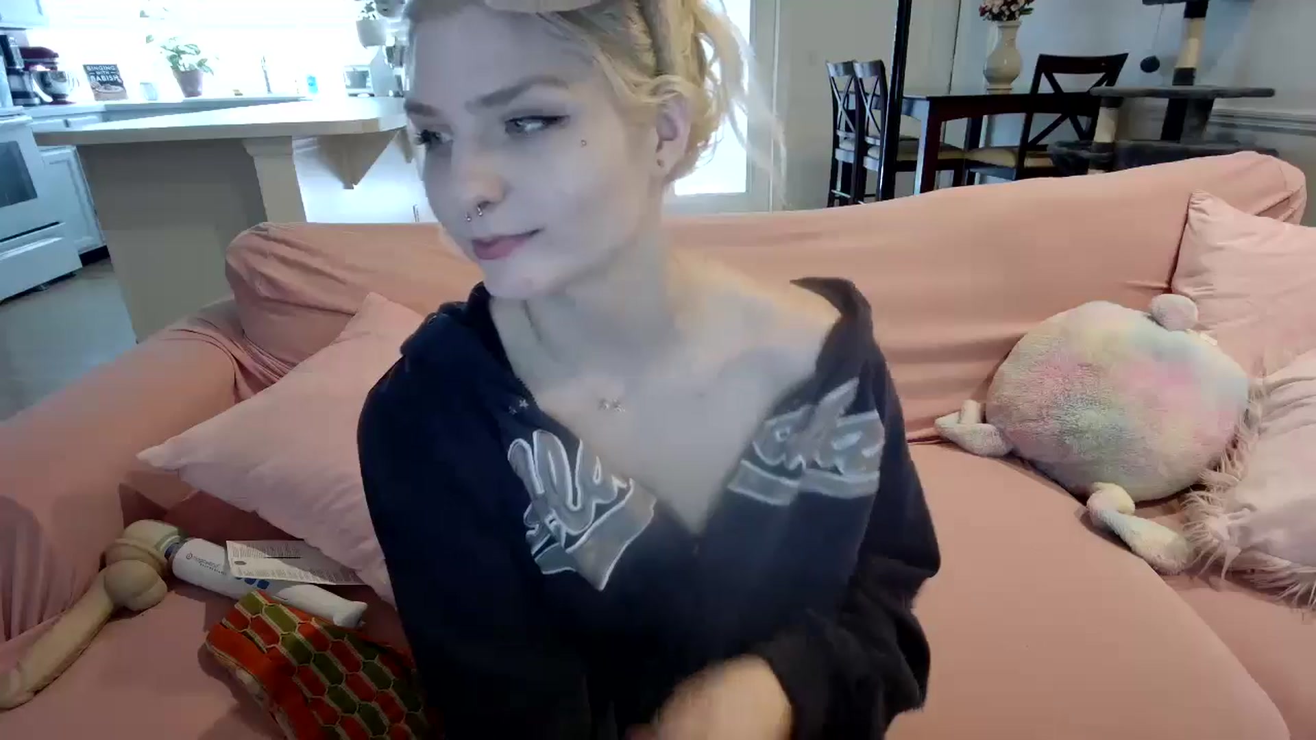Gallery image thumbnail from DuckChan0's myfreecams stream on, 06/11/2024, 15:57 image 7 of 20