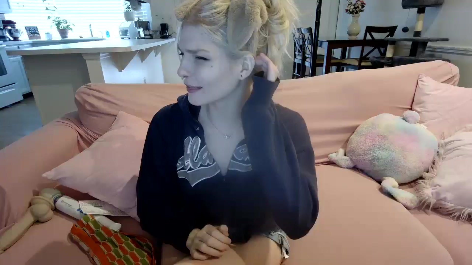 Gallery image thumbnail from DuckChan0's myfreecams stream on, 06/11/2024, 15:57 image 16 of 20