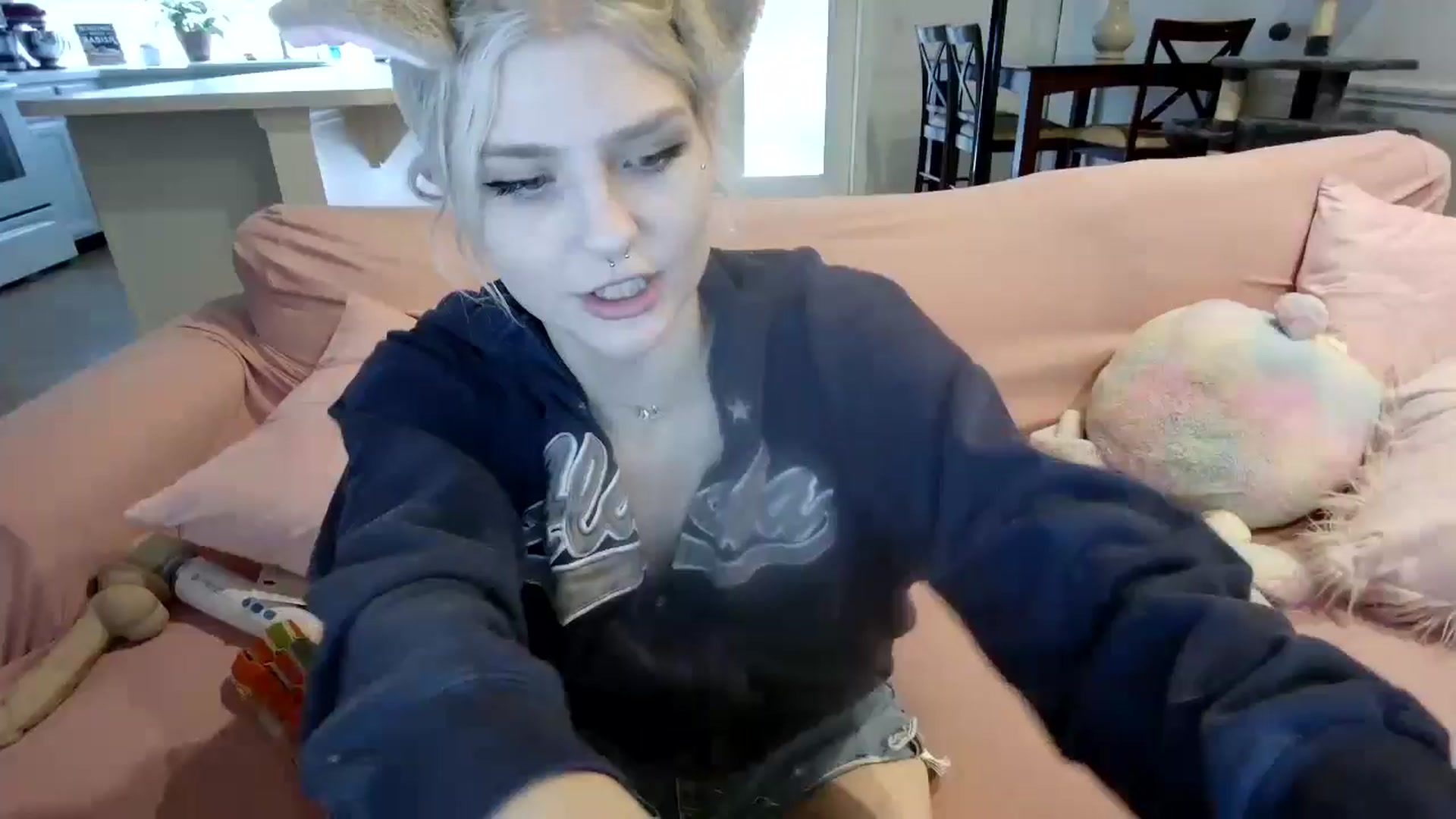 Gallery image thumbnail from DuckChan0's myfreecams stream on, 06/11/2024, 15:57 image 19 of 20