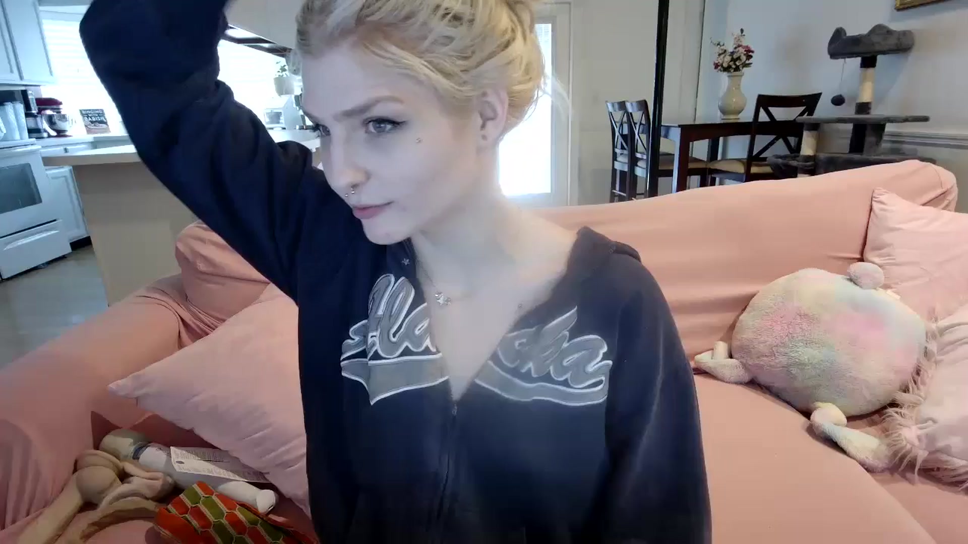 Gallery image thumbnail from DuckChan0's myfreecams stream on, 06/11/2024, 15:57 image 2 of 20