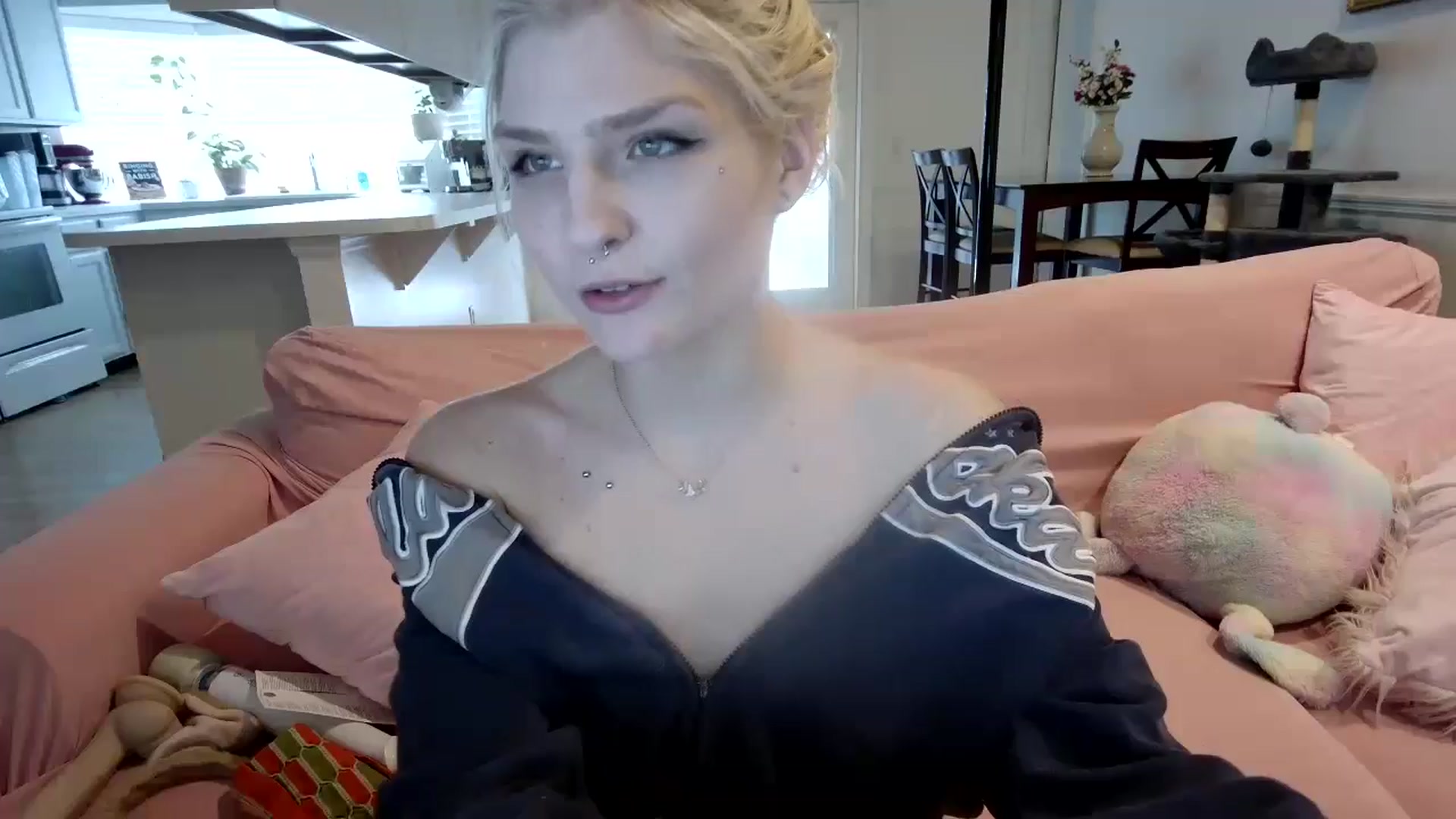 Gallery image thumbnail from DuckChan0's myfreecams stream on, 06/11/2024, 15:57 image 4 of 20