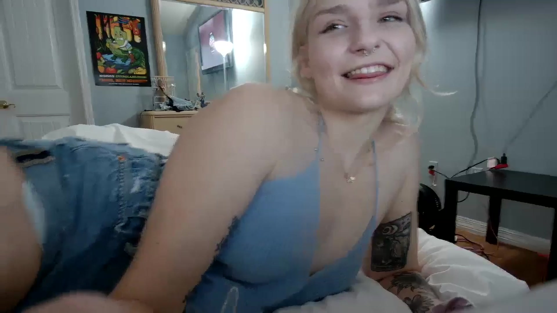 Gallery image thumbnail from DuckChan0's myfreecams stream on, 06/11/2024, 20:16 image 14 of 20