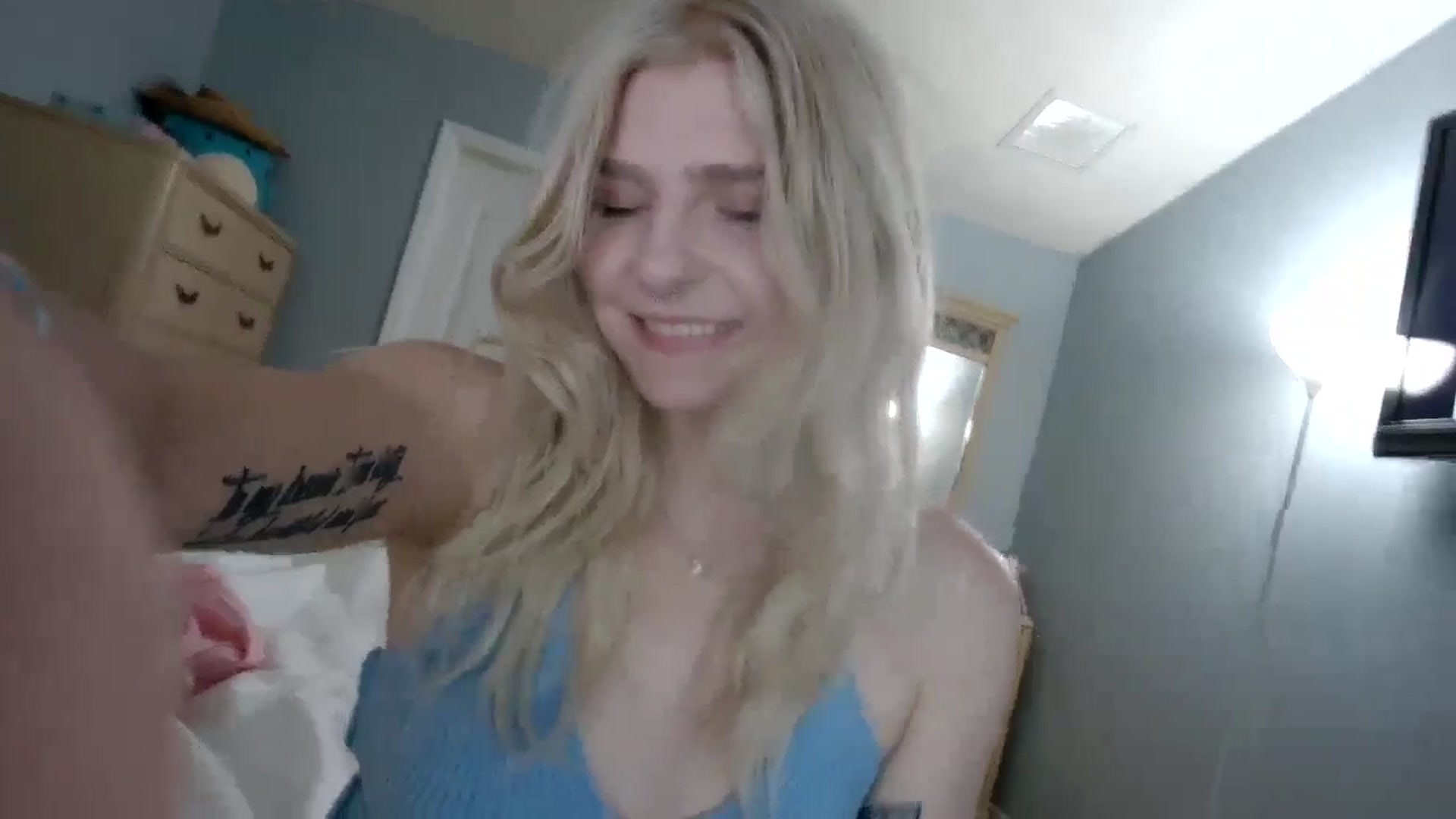 Gallery image thumbnail from DuckChan0's myfreecams stream on, 06/11/2024, 20:16 image 4 of 20
