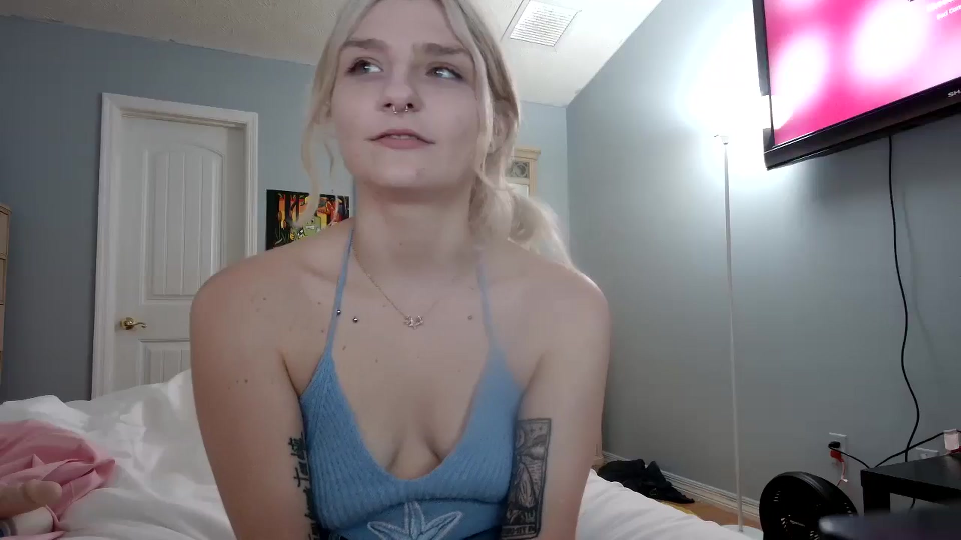 Gallery image thumbnail from DuckChan0's myfreecams stream on, 06/11/2024, 20:16 image 13 of 20