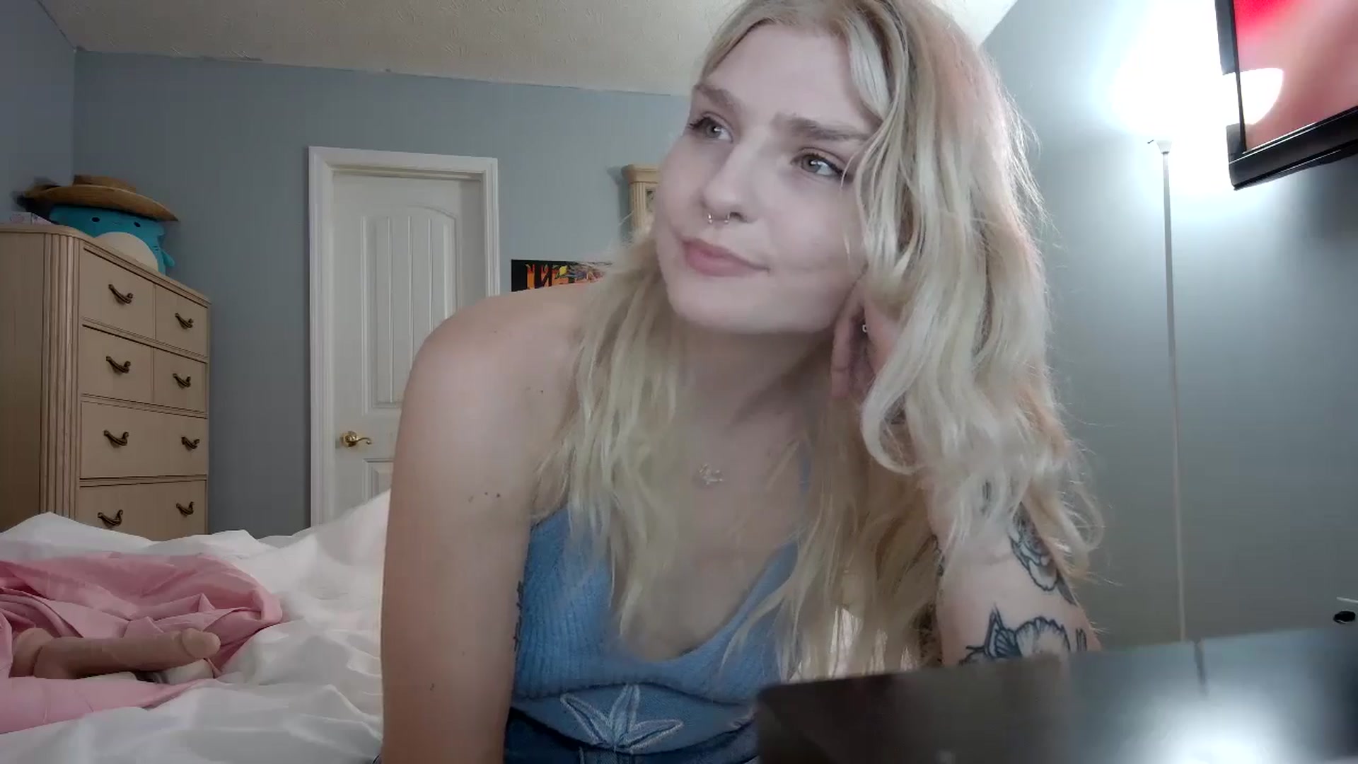 Gallery image thumbnail from DuckChan0's myfreecams stream on, 06/11/2024, 20:16 image 2 of 20