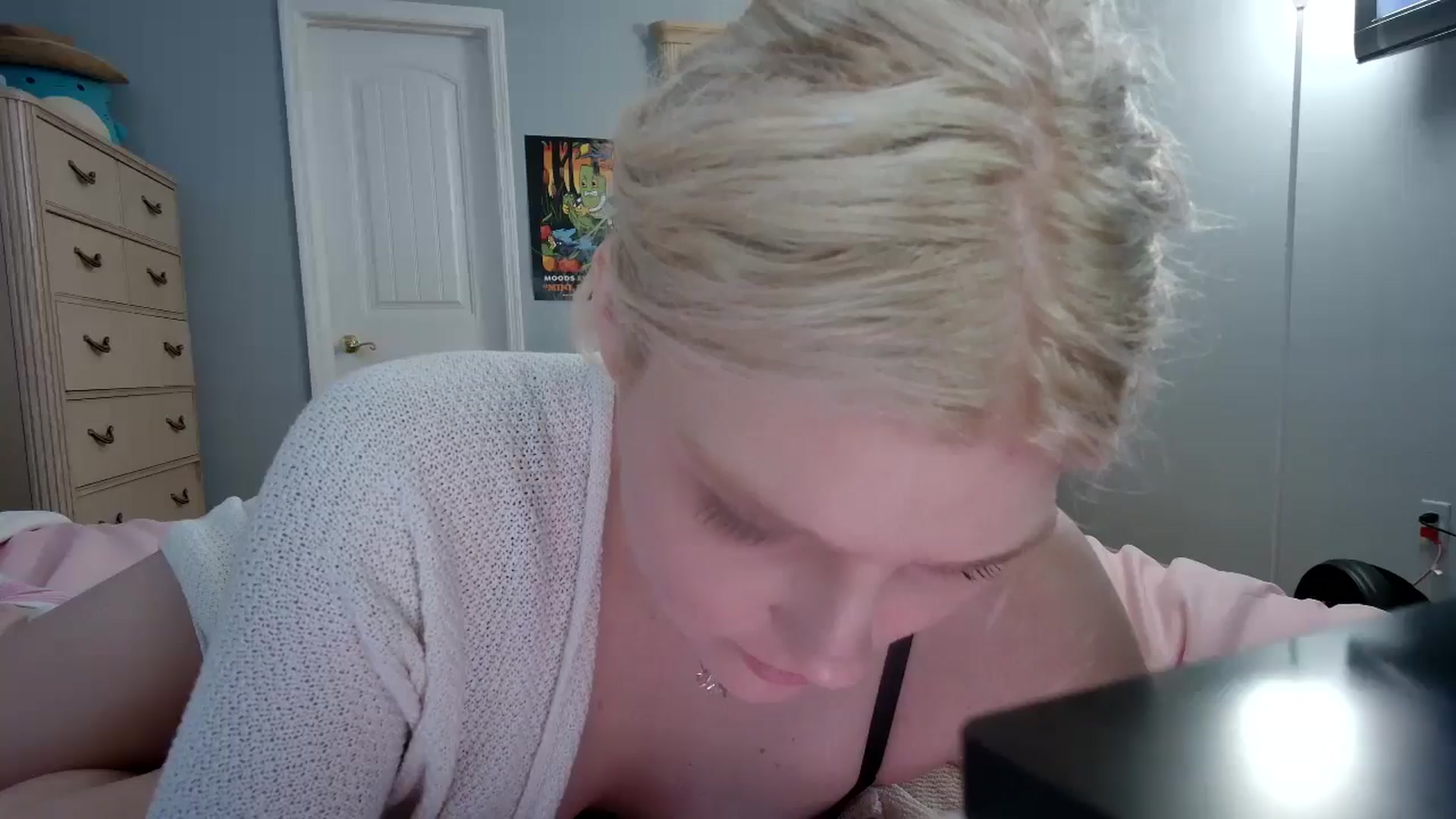 Gallery image thumbnail from DuckChan0's myfreecams stream on, 06/12/2024, 17:32 image 11 of 20