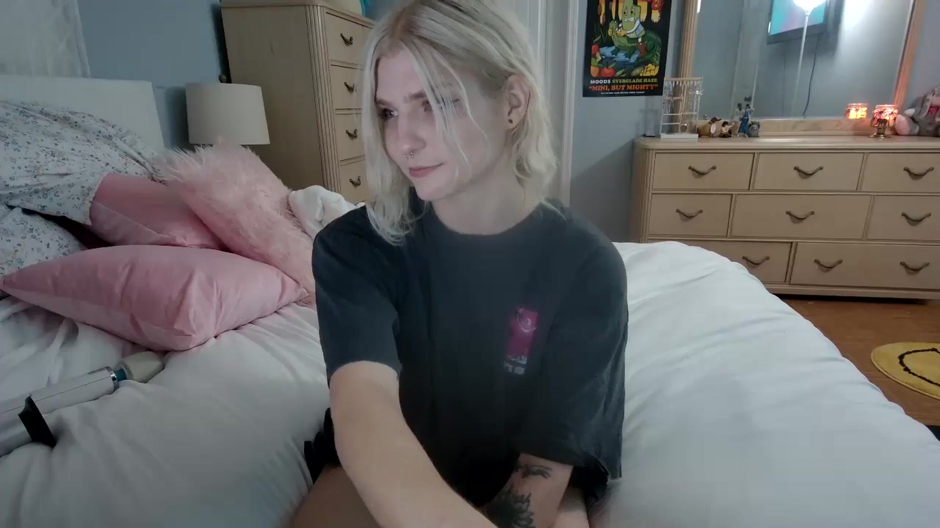 Gallery image thumbnail from DuckChan0's myfreecams stream on, 06/14/2024, 24:21 image 13 of 20
