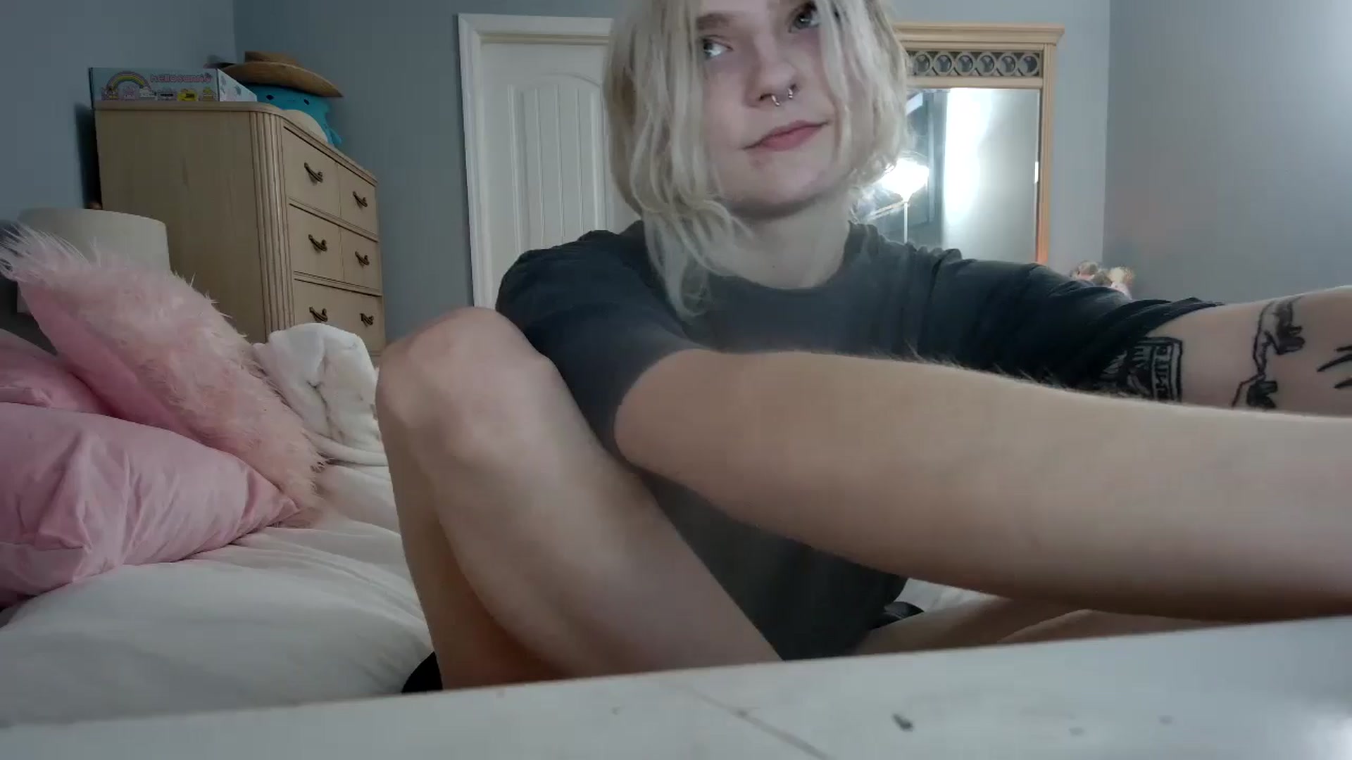 Gallery image thumbnail from DuckChan0's myfreecams stream on, 06/14/2024, 24:21 image 11 of 20