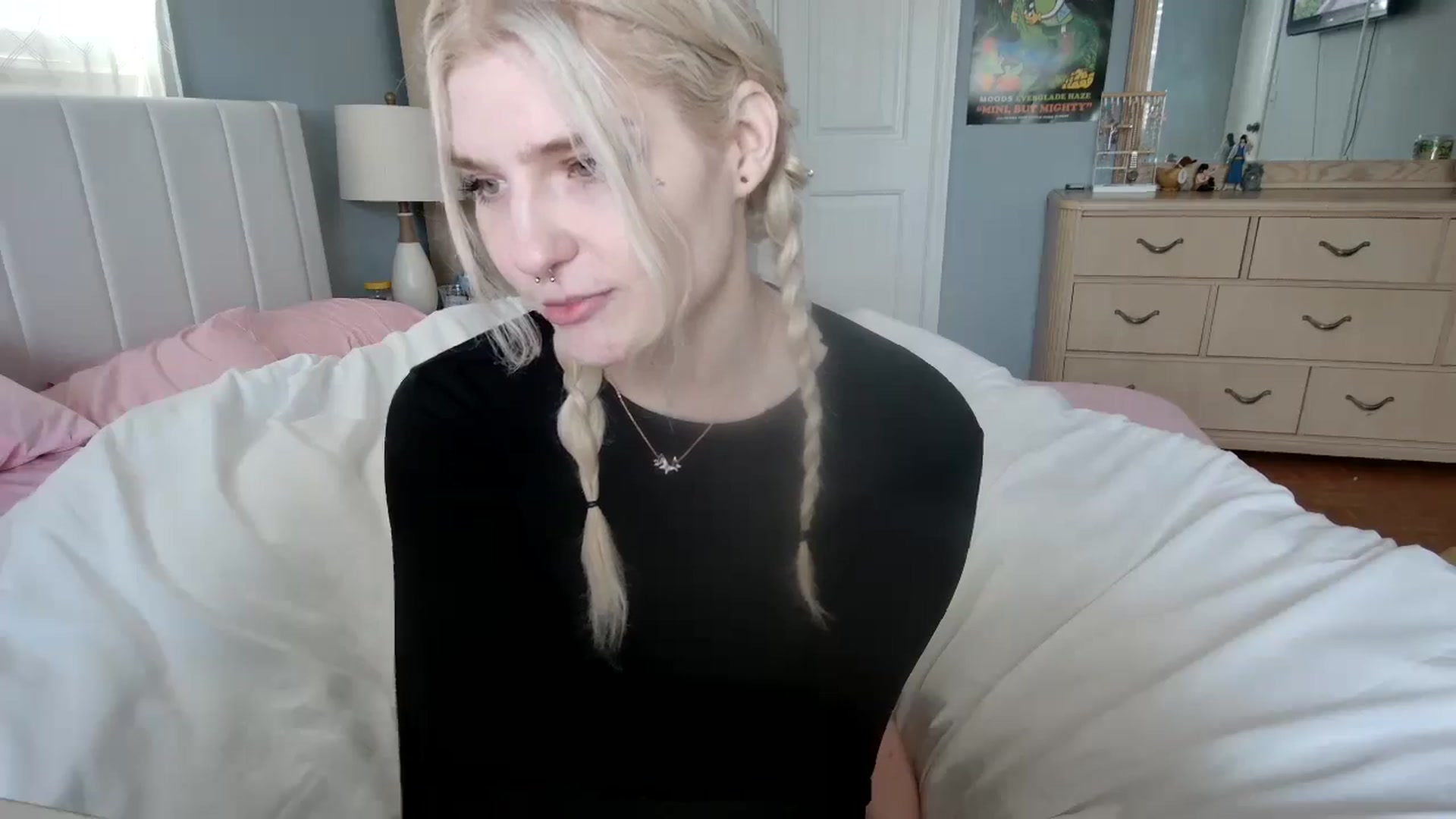 Gallery image thumbnail from DuckChan0's myfreecams stream on, 06/14/2024, 13:45 image 20 of 20