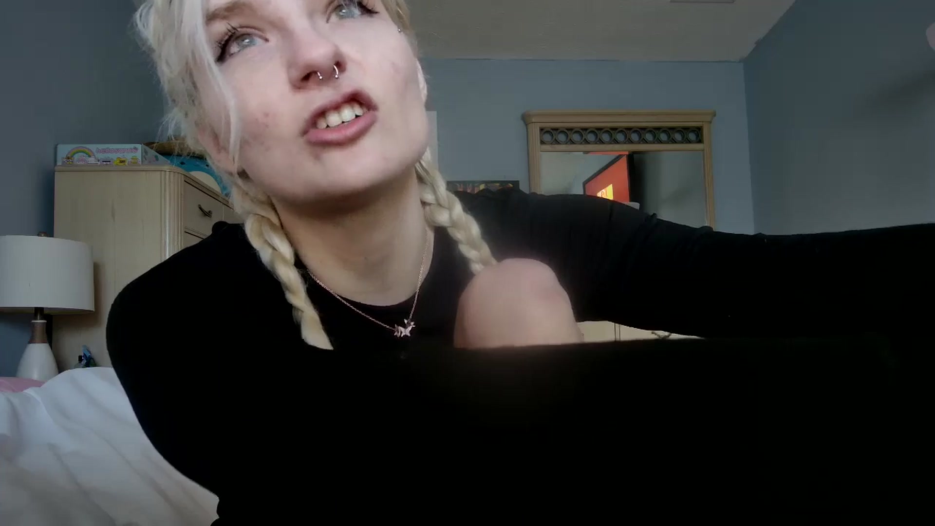 Gallery image thumbnail from DuckChan0's myfreecams stream on, 06/14/2024, 13:45 image 15 of 20