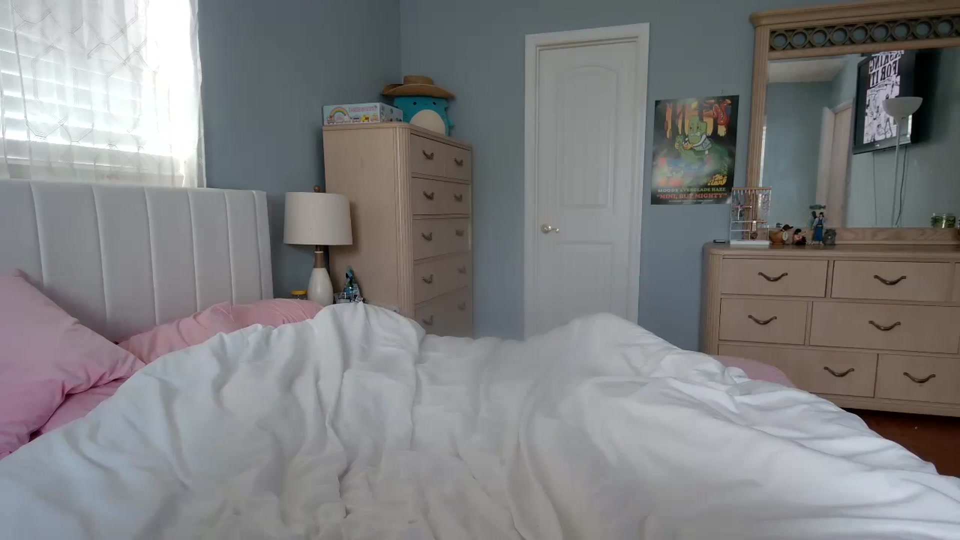 Gallery image thumbnail from DuckChan0's myfreecams stream on, 06/14/2024, 13:45 image 11 of 20
