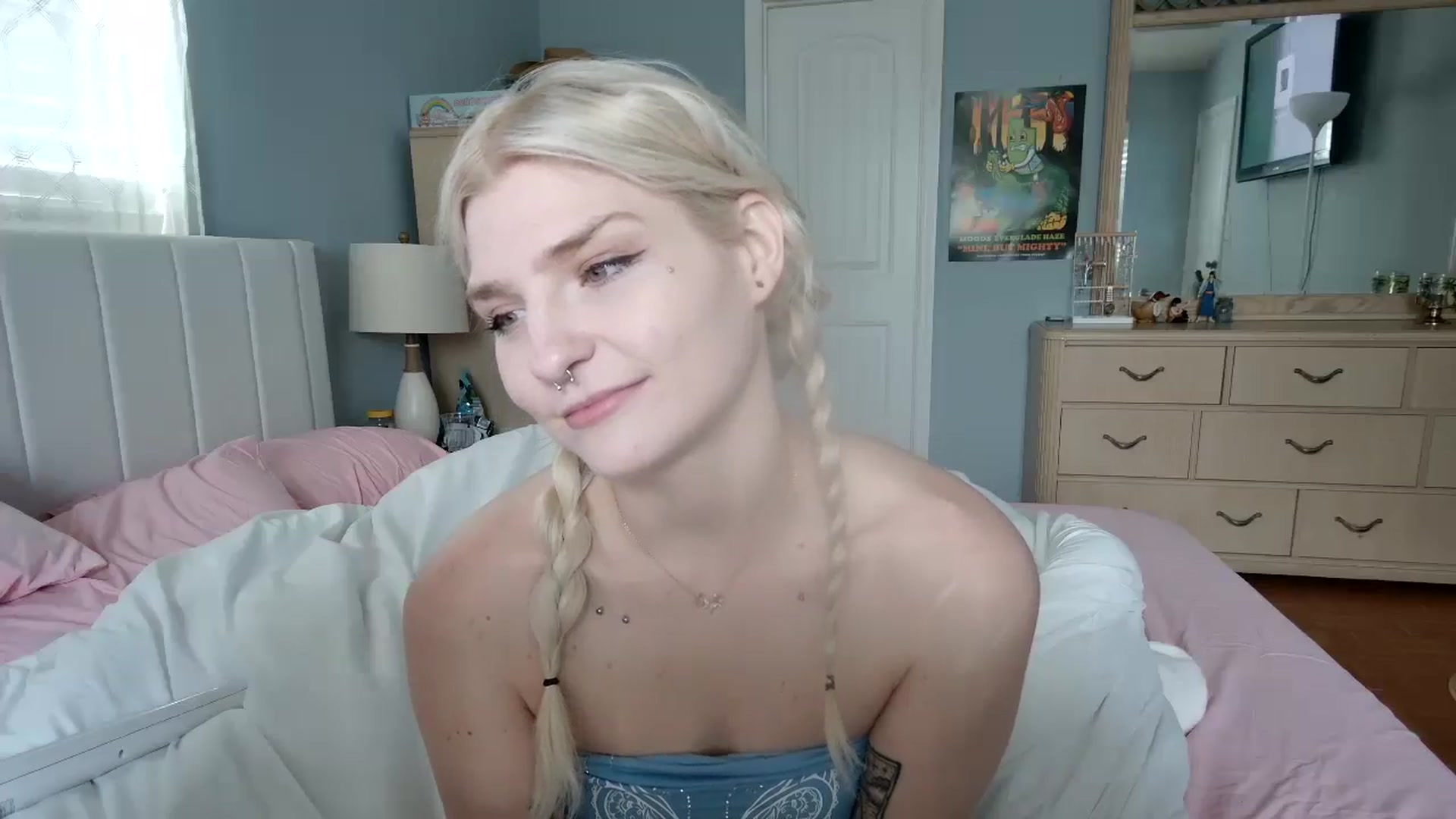 Gallery image thumbnail from DuckChan0's myfreecams stream on, 06/14/2024, 14:53 image 5 of 20