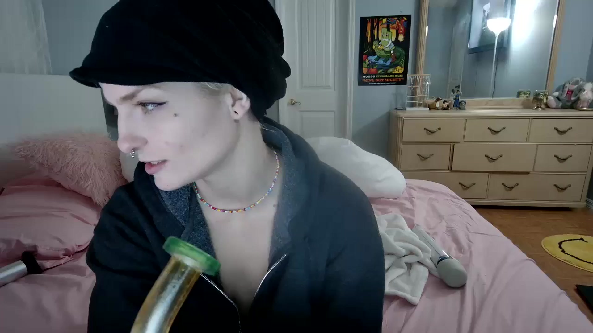 Gallery image thumbnail from DuckChan0's myfreecams stream on, 06/15/2024, 01:08 image 1 of 20