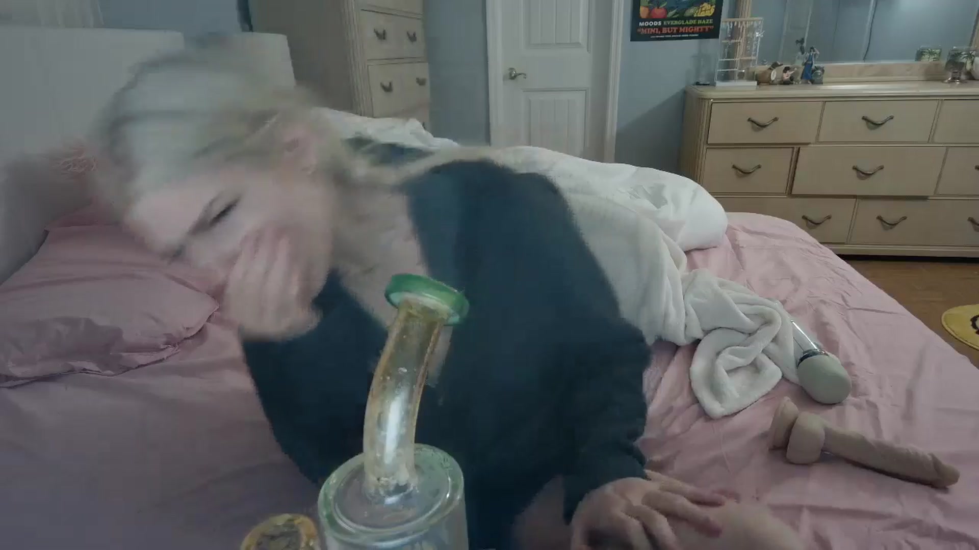 Gallery image thumbnail from DuckChan0's myfreecams stream on, 06/15/2024, 01:08 image 10 of 20