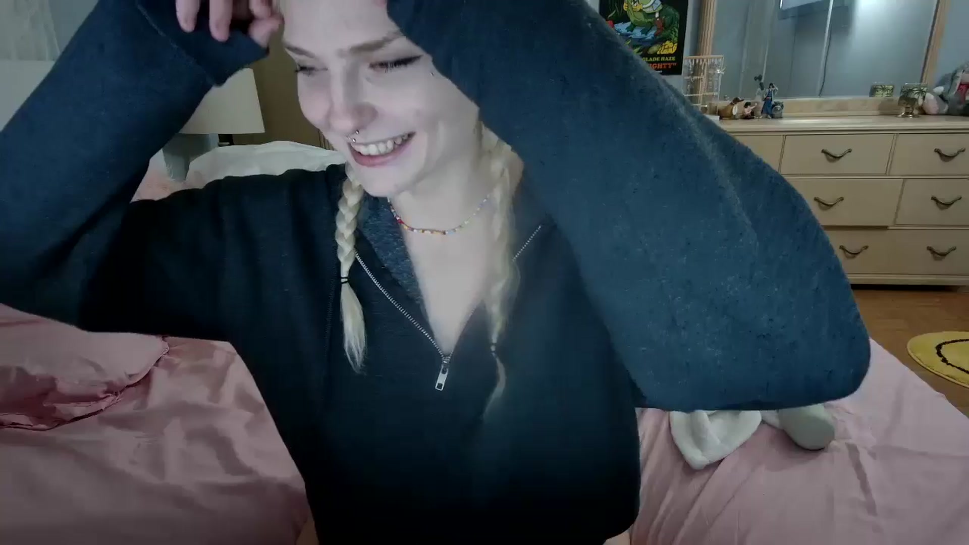 Gallery image thumbnail from DuckChan0's myfreecams stream on, 06/15/2024, 01:08 image 8 of 20