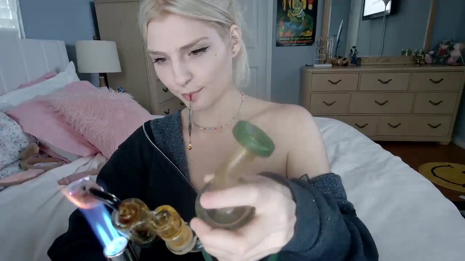 Gallery image thumbnail from DuckChan0's myfreecams stream on, 06/15/2024, 23:03 image 3 of 20