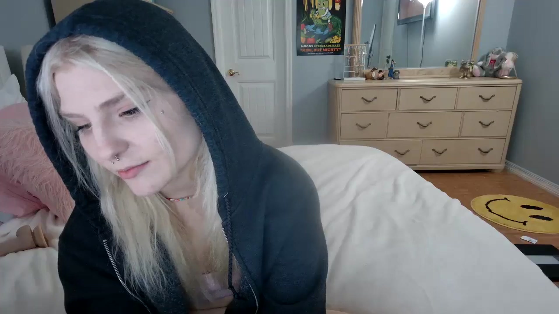 Gallery image thumbnail from DuckChan0's myfreecams stream on, 06/15/2024, 23:33 image 10 of 20