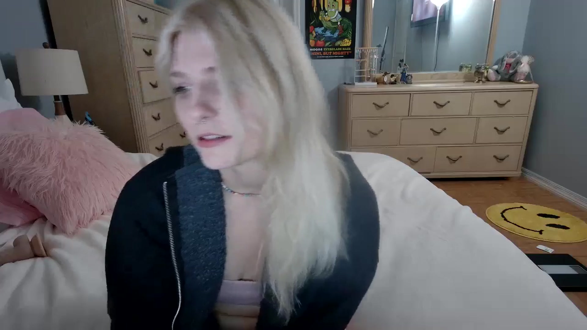 Gallery image thumbnail from DuckChan0's myfreecams stream on, 06/15/2024, 23:33 image 16 of 20