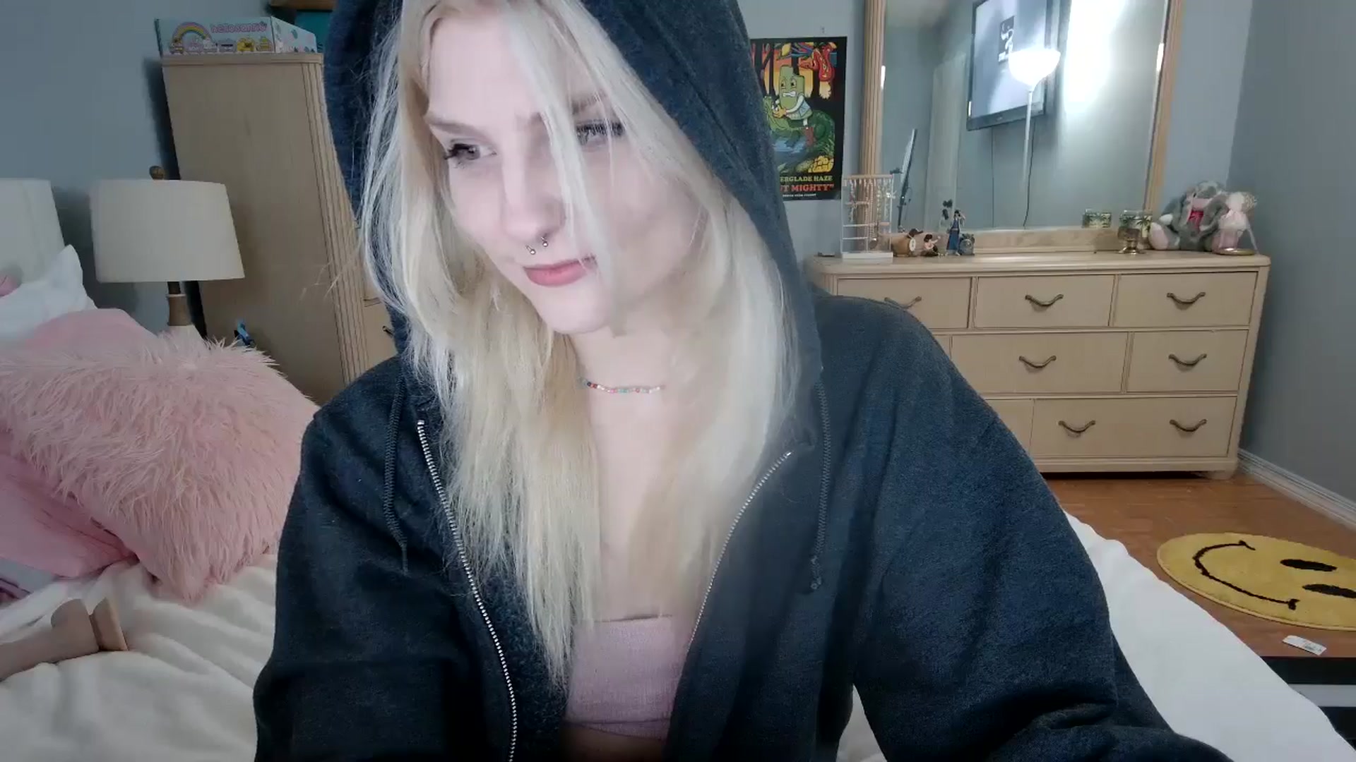 Gallery image thumbnail from DuckChan0's myfreecams stream on, 06/15/2024, 23:33 image 2 of 20
