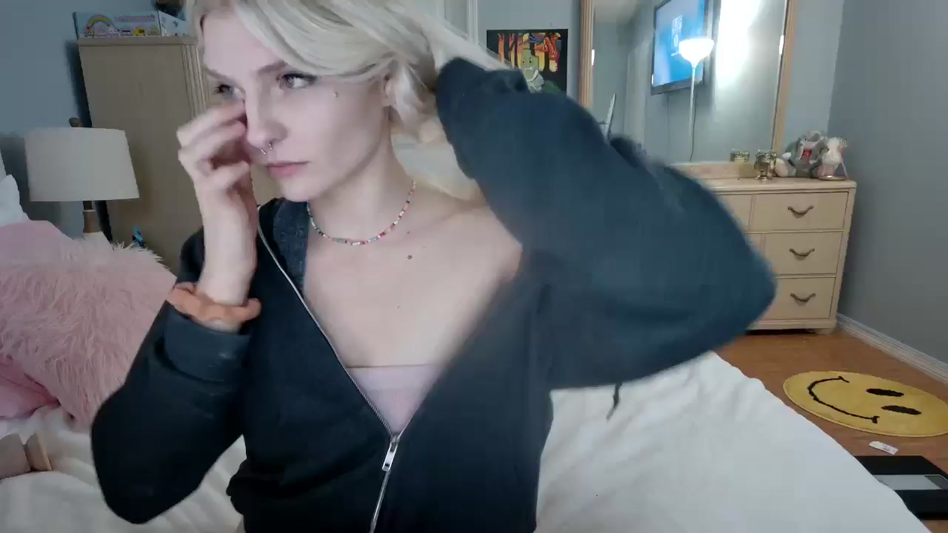 Gallery image thumbnail from DuckChan0's myfreecams stream on, 06/15/2024, 23:33 image 1 of 20