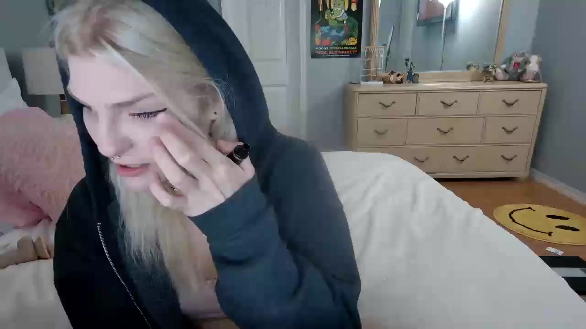 Gallery image thumbnail from DuckChan0's myfreecams stream on, 06/15/2024, 23:33 image 9 of 20