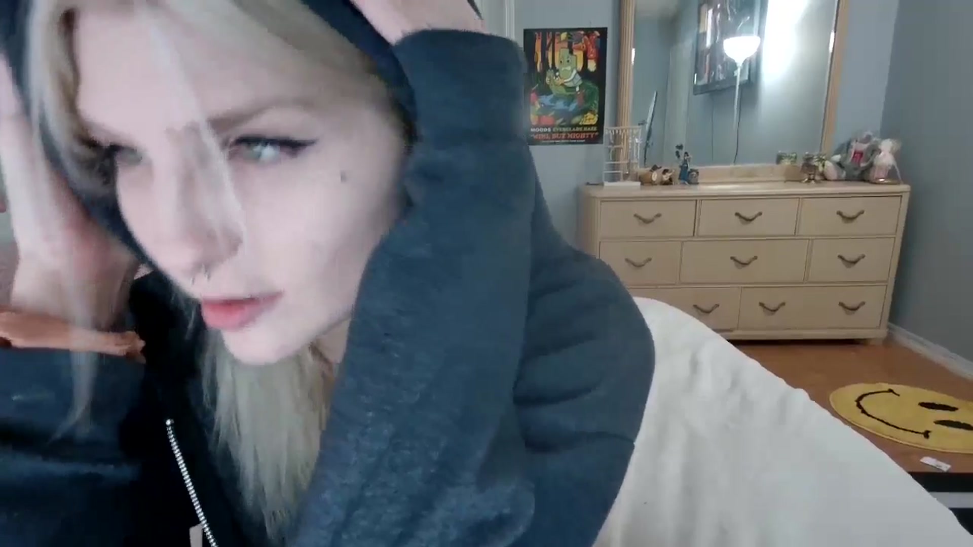 Gallery image thumbnail from DuckChan0's myfreecams stream on, 06/15/2024, 23:33 image 5 of 20