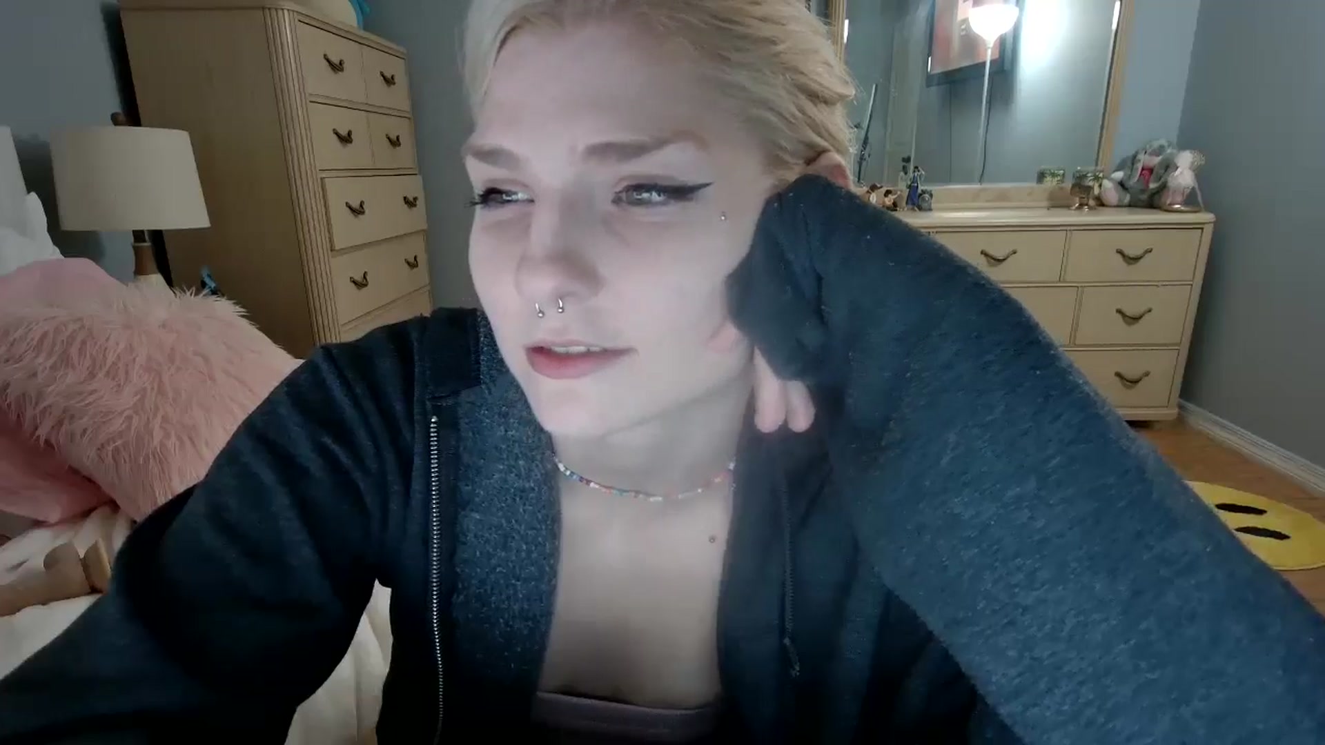 Gallery image thumbnail from DuckChan0's myfreecams stream on, 06/15/2024, 23:33 image 19 of 20