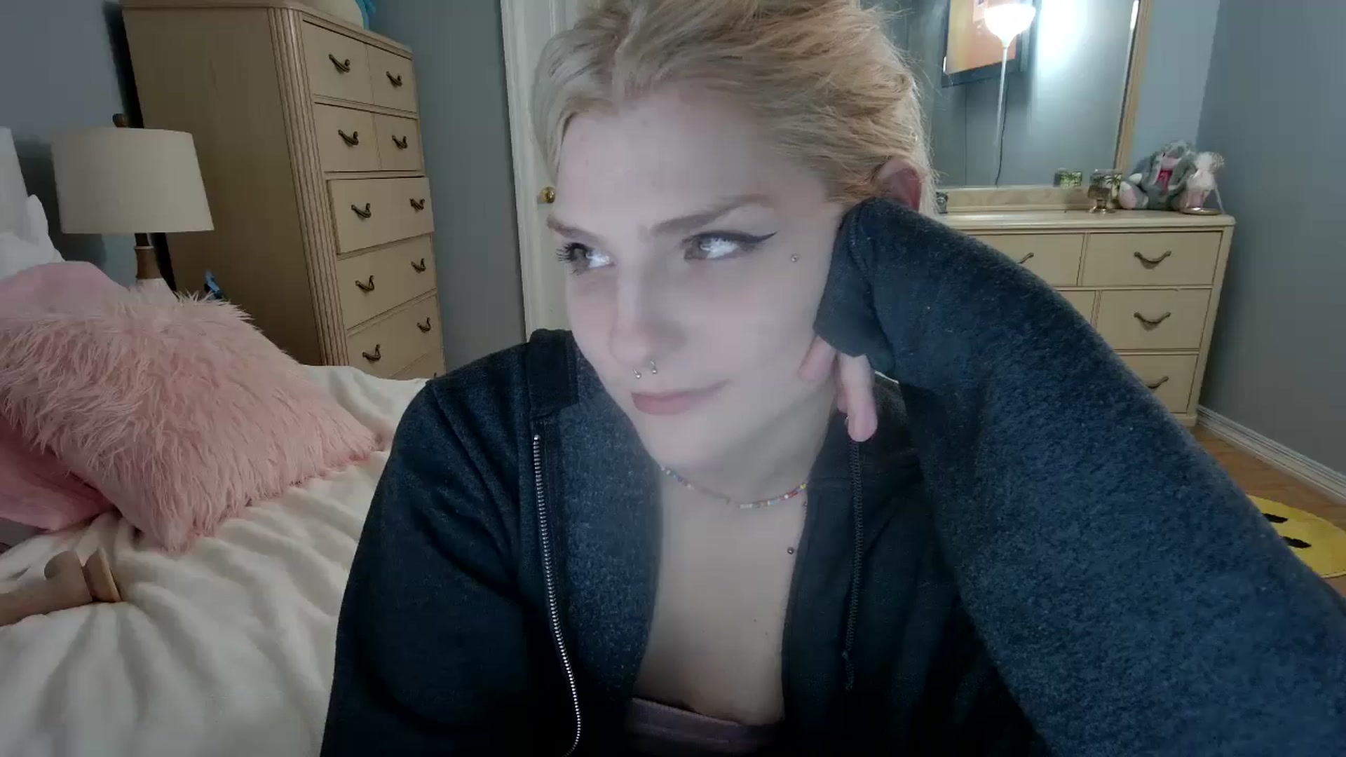 Gallery image thumbnail from DuckChan0's myfreecams stream on, 06/15/2024, 23:33 image 20 of 20