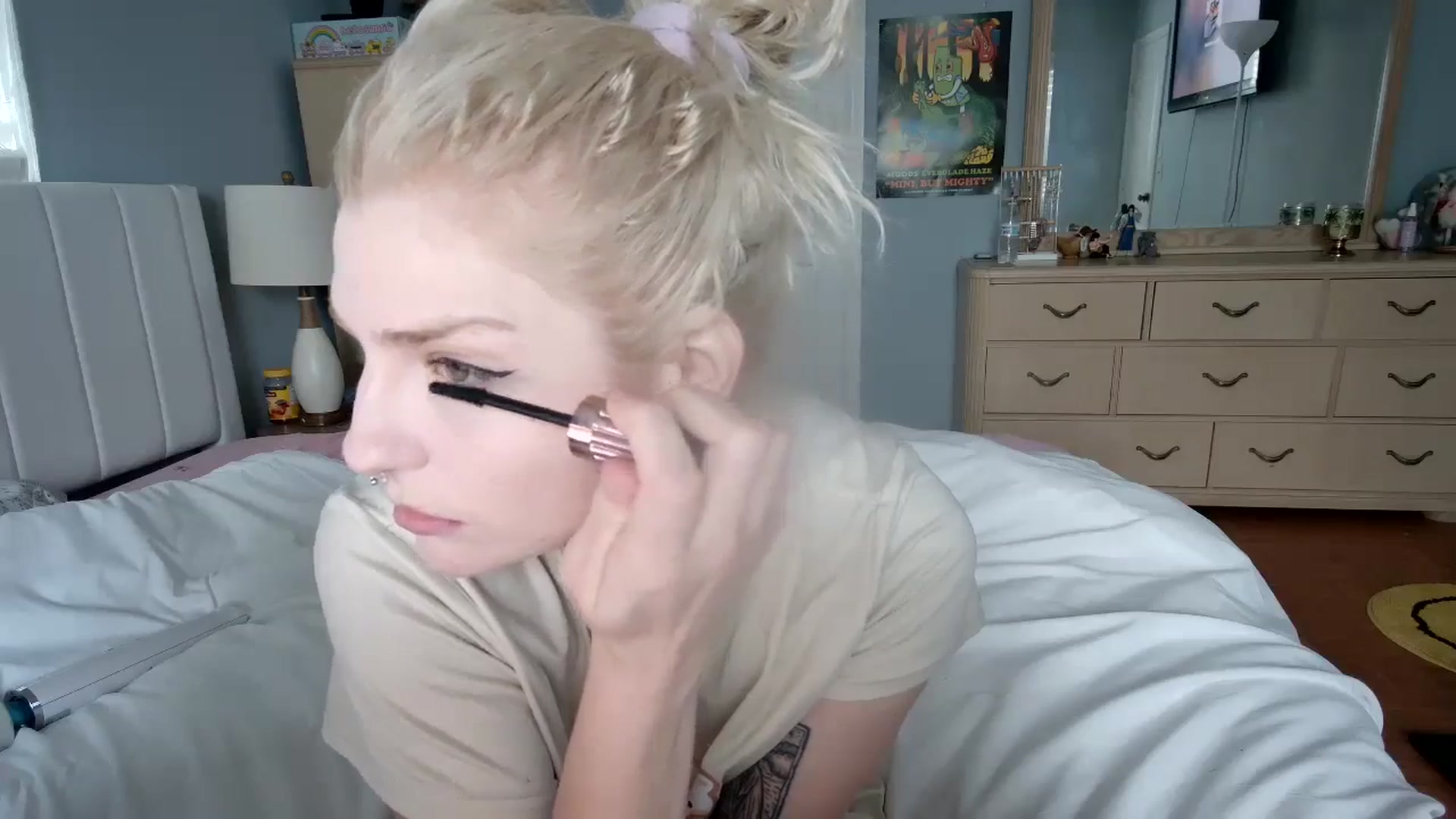 Gallery image thumbnail from DuckChan0's myfreecams stream on, 06/17/2024, 15:45 image 3 of 20