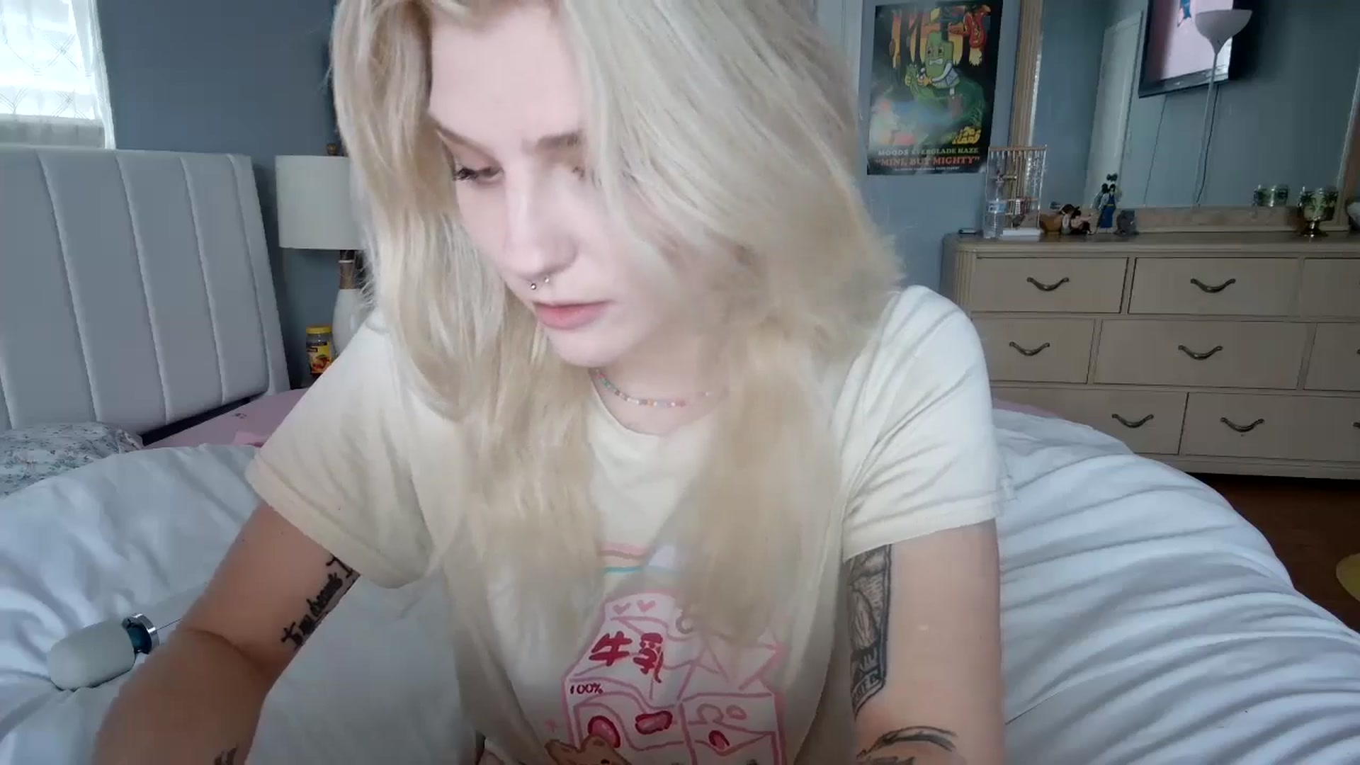 Gallery image thumbnail from DuckChan0's myfreecams stream on, 06/17/2024, 15:45 image 17 of 20