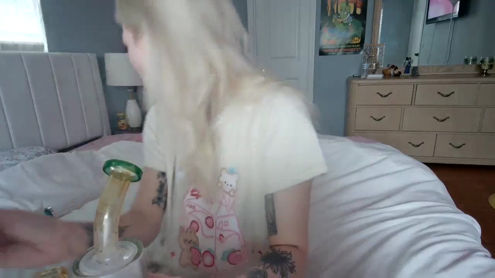Gallery image thumbnail from DuckChan0's myfreecams stream on, 06/17/2024, 15:45 image 9 of 20