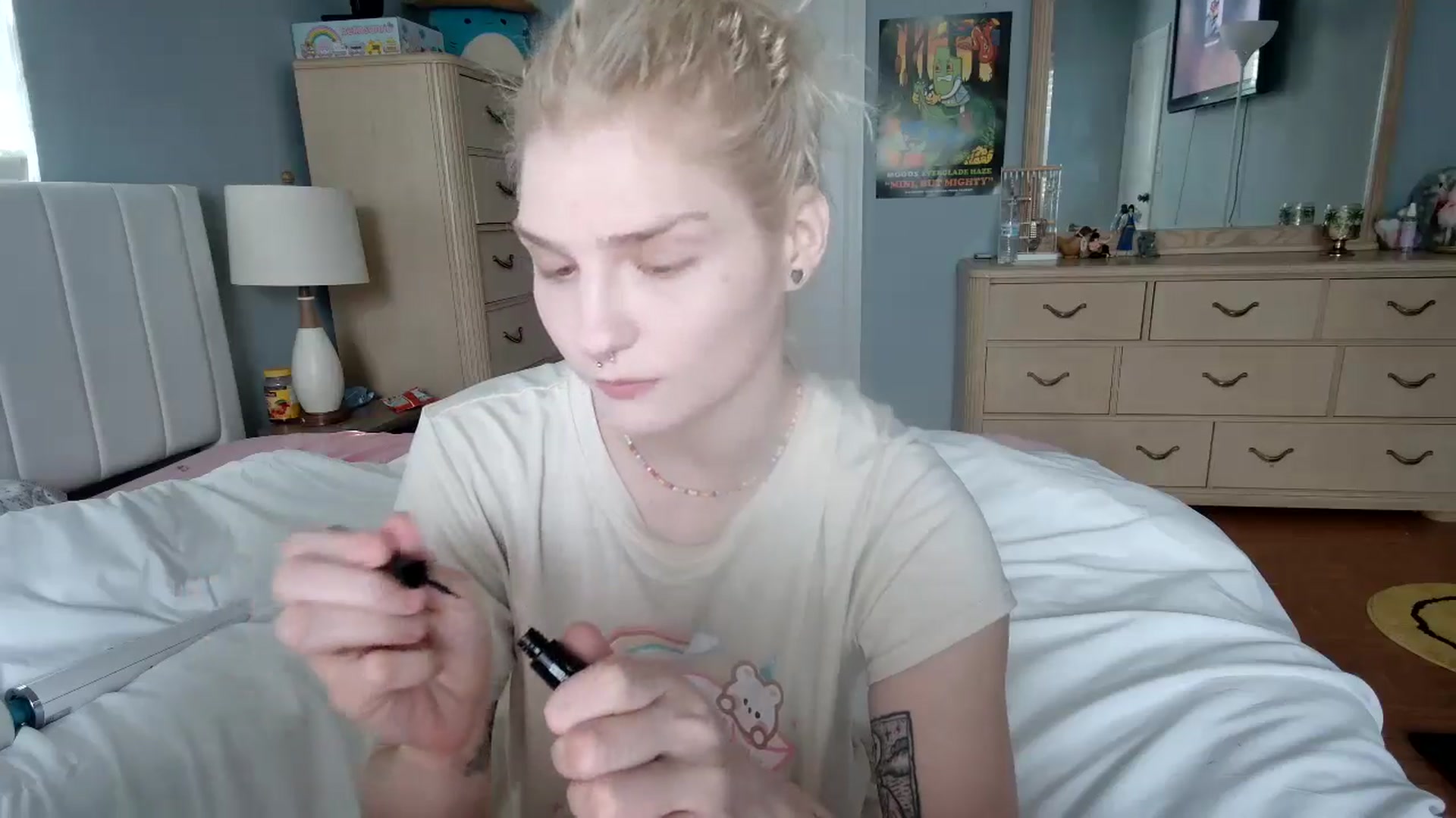 Gallery image thumbnail from DuckChan0's myfreecams stream on, 06/17/2024, 15:45 image 2 of 20