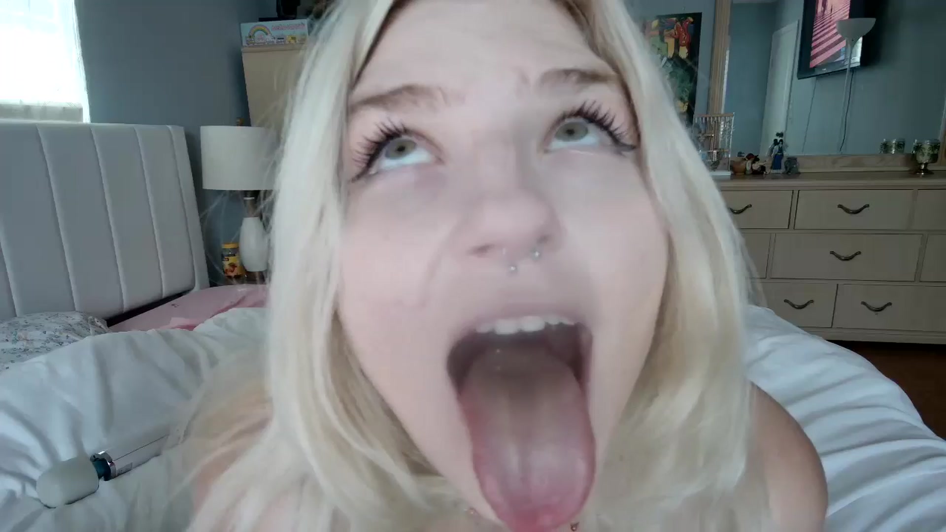 Gallery image thumbnail from DuckChan0's myfreecams stream on, 06/17/2024, 16:07 image 4 of 20