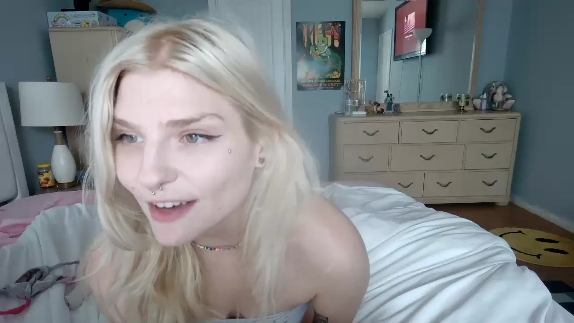 Gallery image thumbnail from DuckChan0's myfreecams stream on, 06/17/2024, 17:07 image 13 of 20