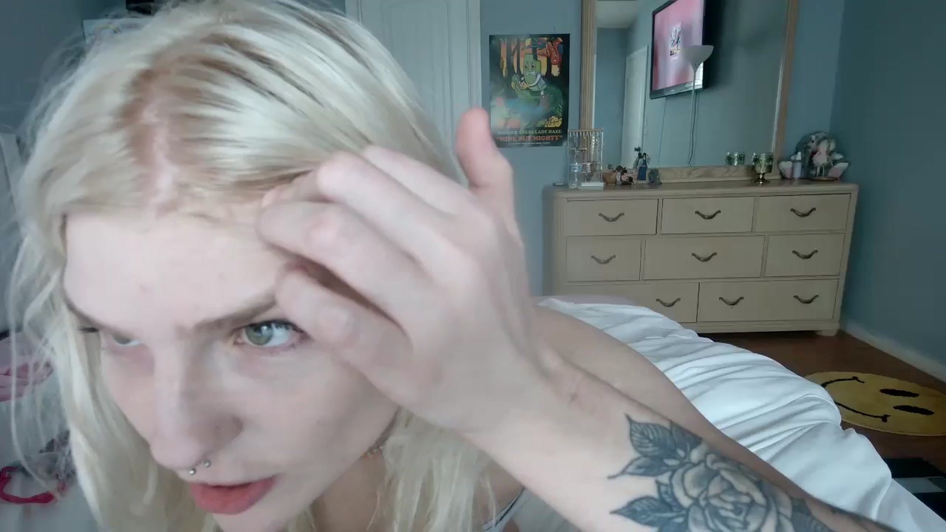 Gallery image thumbnail from DuckChan0's myfreecams stream on, 06/17/2024, 17:07 image 10 of 20