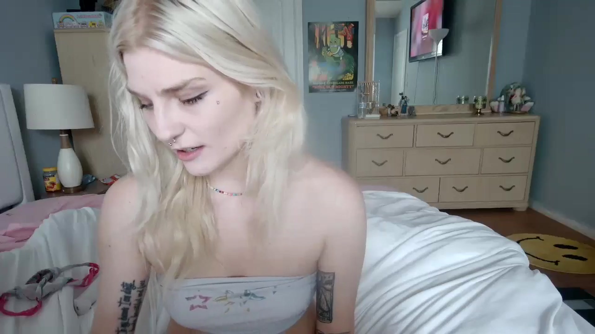Gallery image thumbnail from DuckChan0's myfreecams stream on, 06/17/2024, 17:07 image 9 of 20