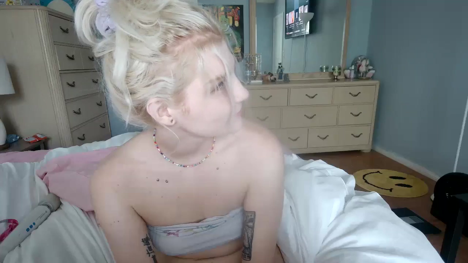 Gallery image thumbnail from DuckChan0's myfreecams stream on, 06/17/2024, 18:27 image 5 of 20