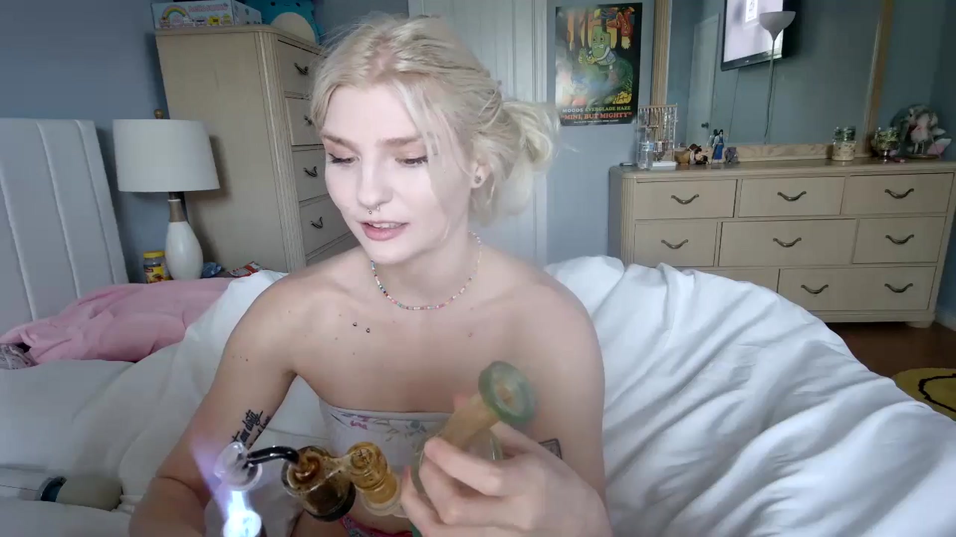 Gallery image thumbnail from DuckChan0's myfreecams stream on, 06/17/2024, 22:48 image 11 of 20