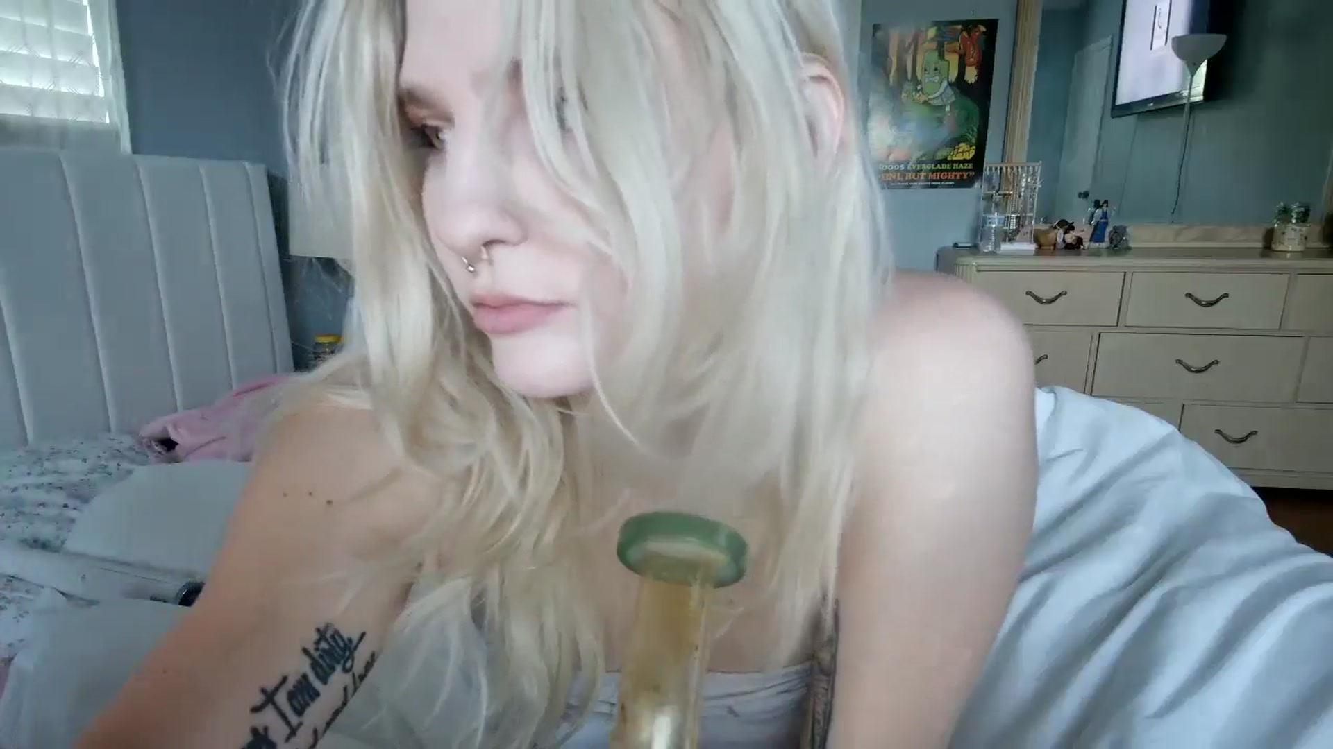 Gallery image thumbnail from DuckChan0's myfreecams stream on, 06/17/2024, 22:48 image 3 of 20