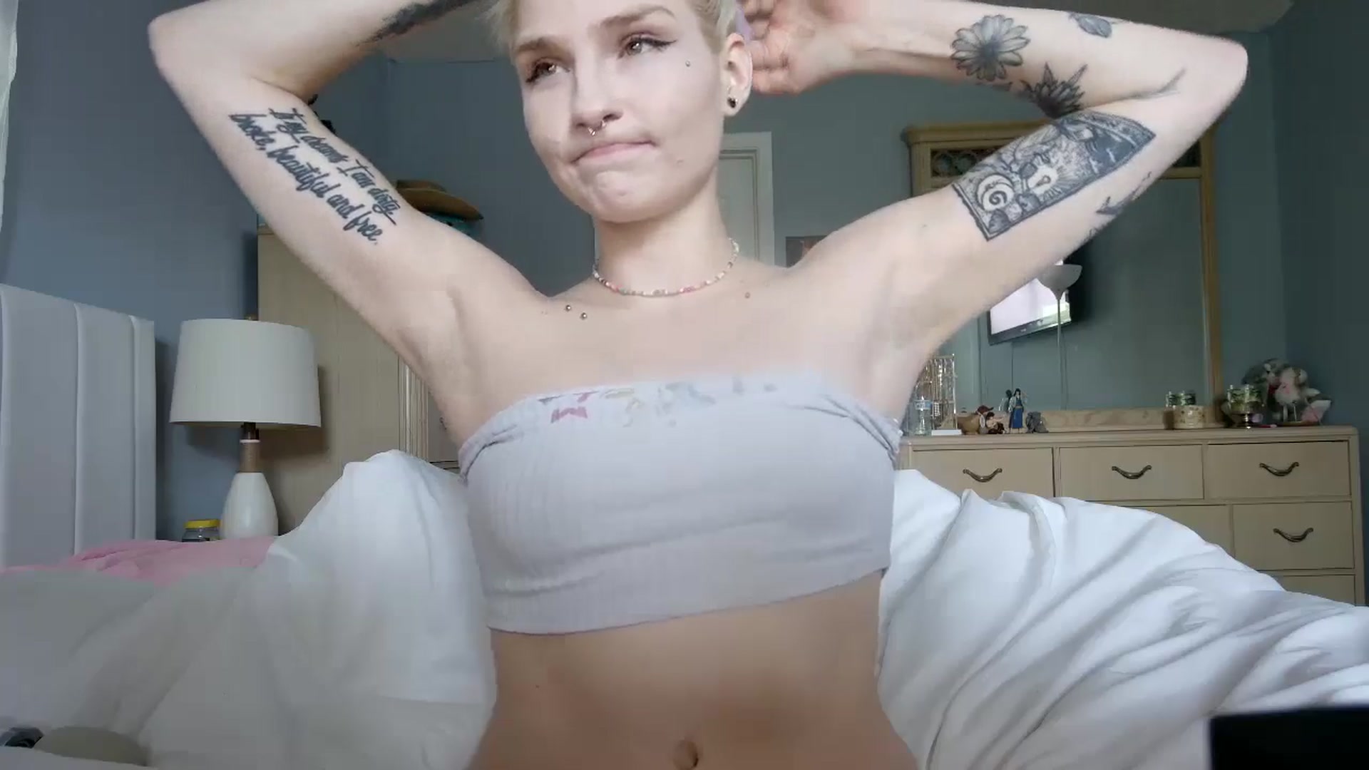 Gallery image thumbnail from DuckChan0's myfreecams stream on, 06/17/2024, 22:48 image 5 of 20
