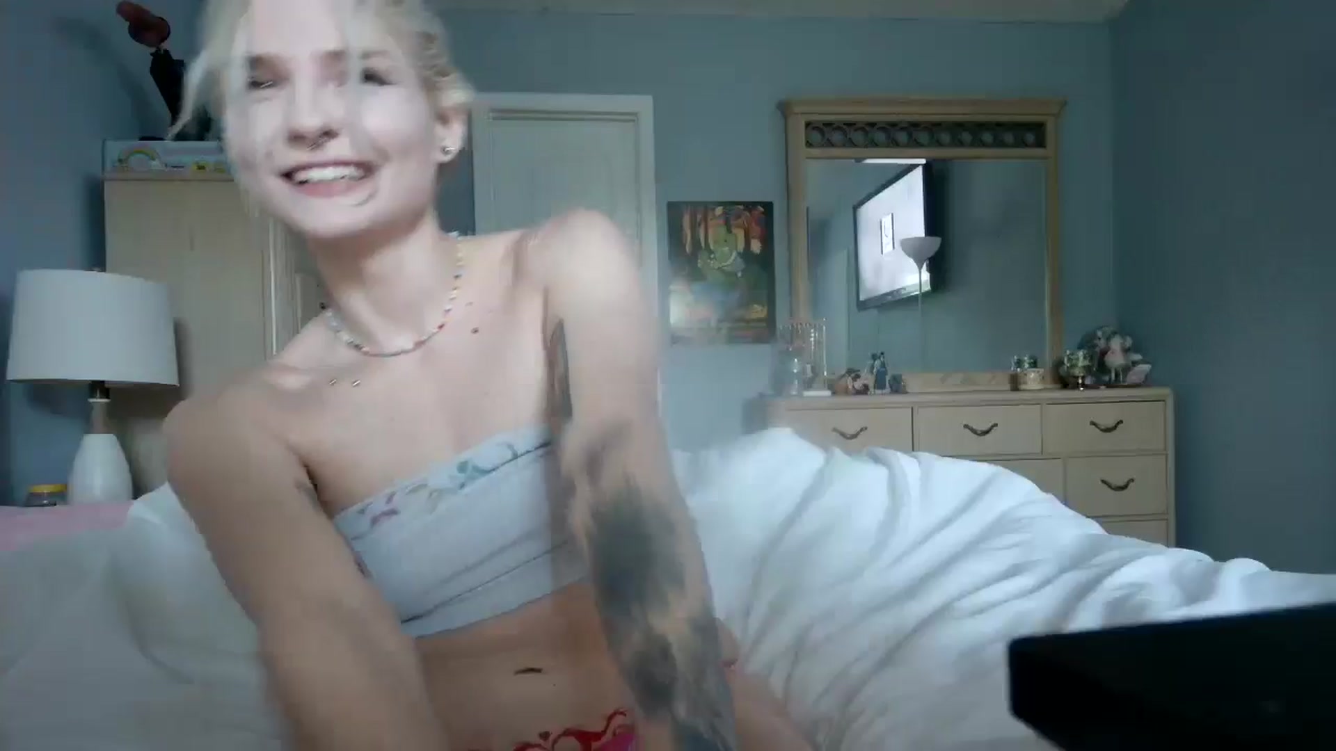 Gallery image thumbnail from DuckChan0's myfreecams stream on, 06/17/2024, 22:48 image 6 of 20