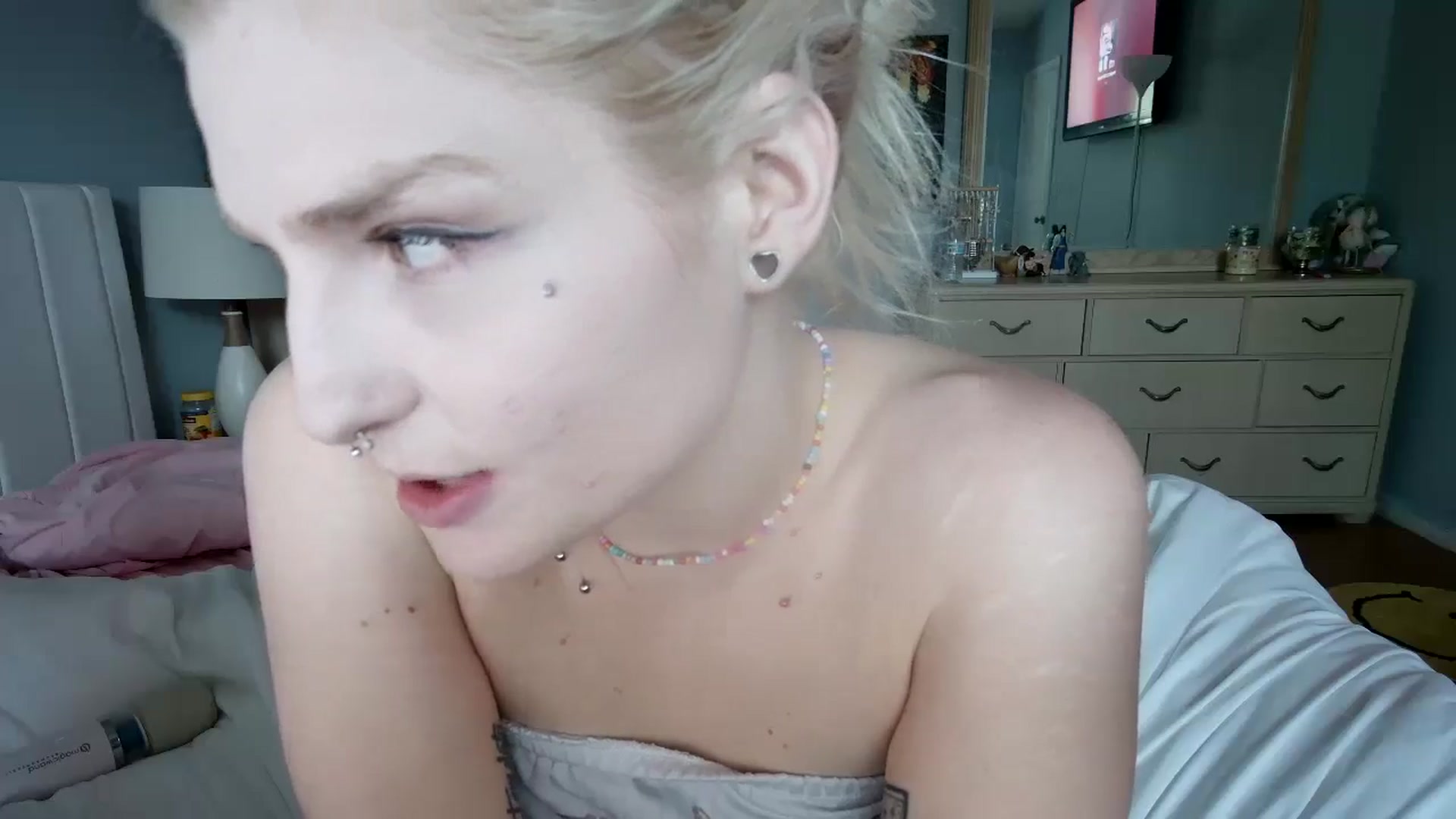 Gallery image thumbnail from DuckChan0's myfreecams stream on, 06/17/2024, 23:53 image 11 of 20