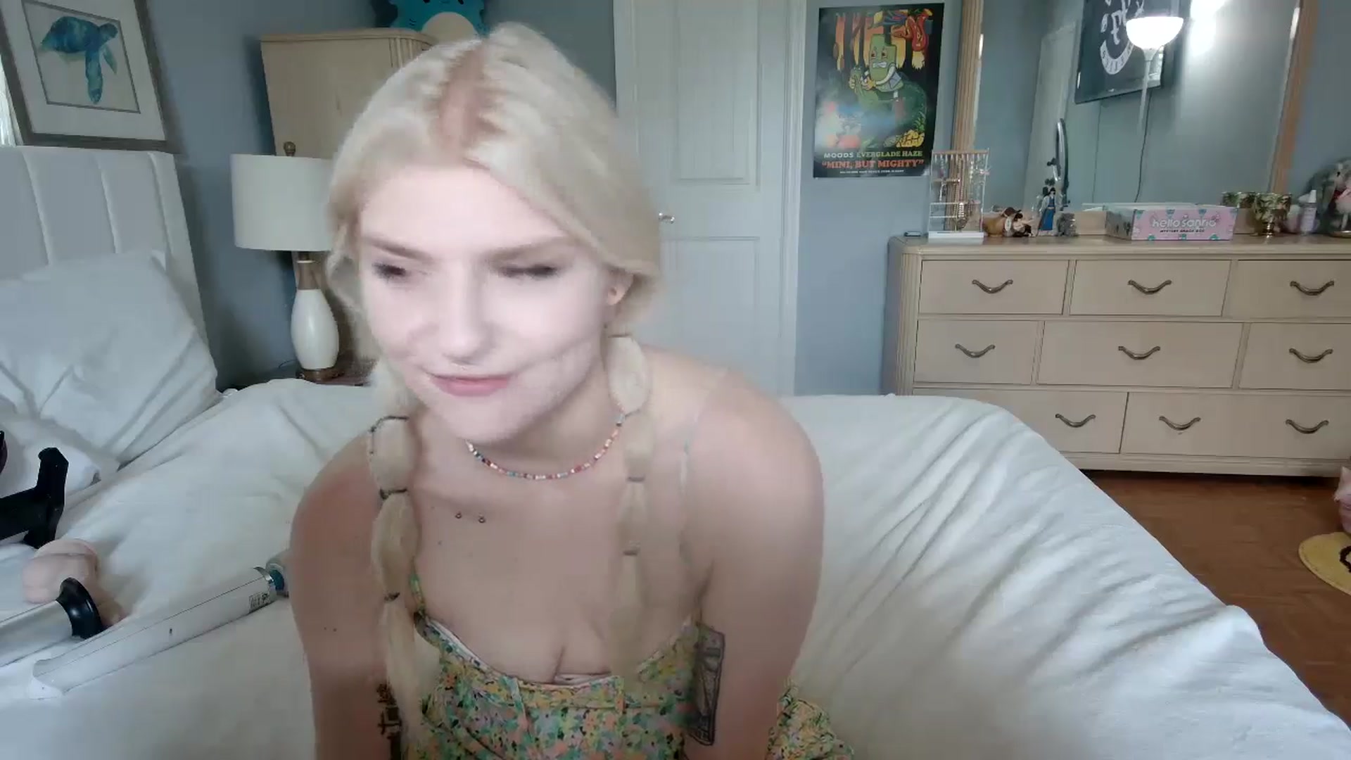 Gallery image thumbnail from DuckChan0's myfreecams stream on, 06/18/2024, 16:51 image 8 of 20