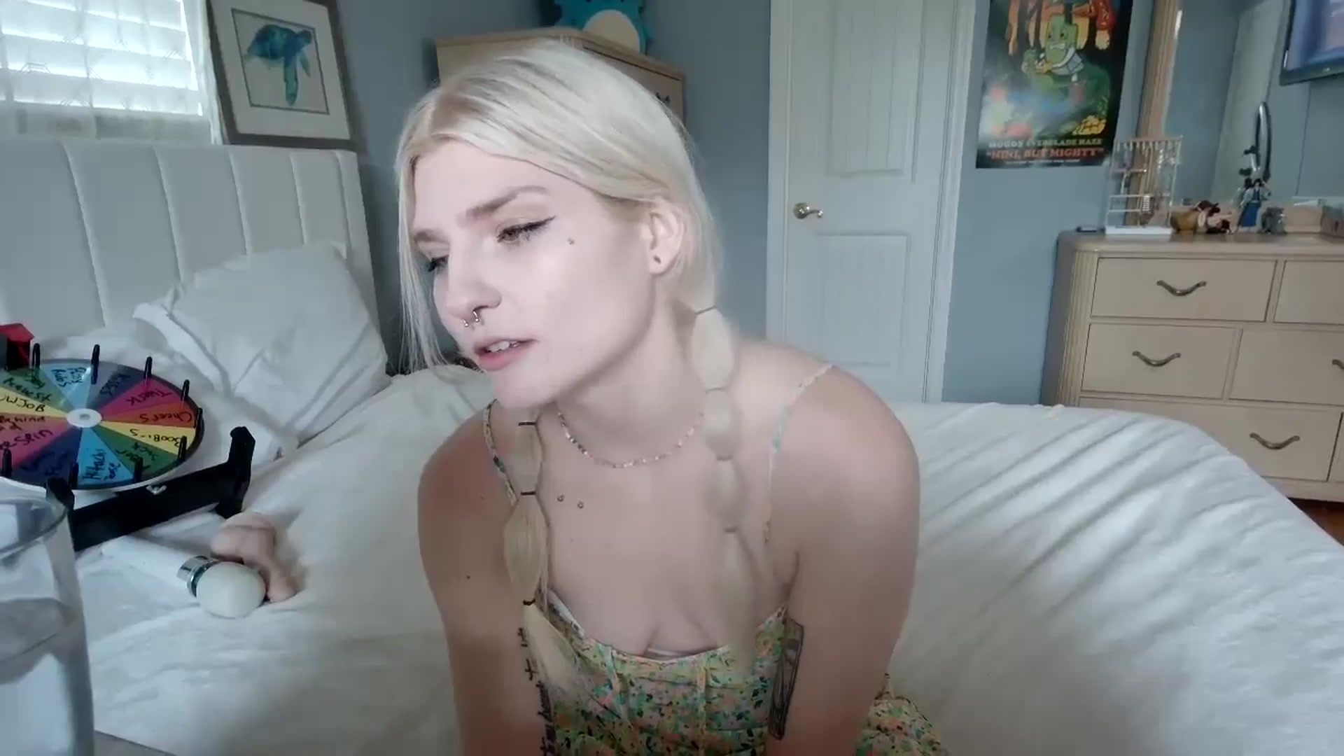 Gallery image thumbnail from DuckChan0's myfreecams stream on, 06/18/2024, 16:51 image 16 of 20