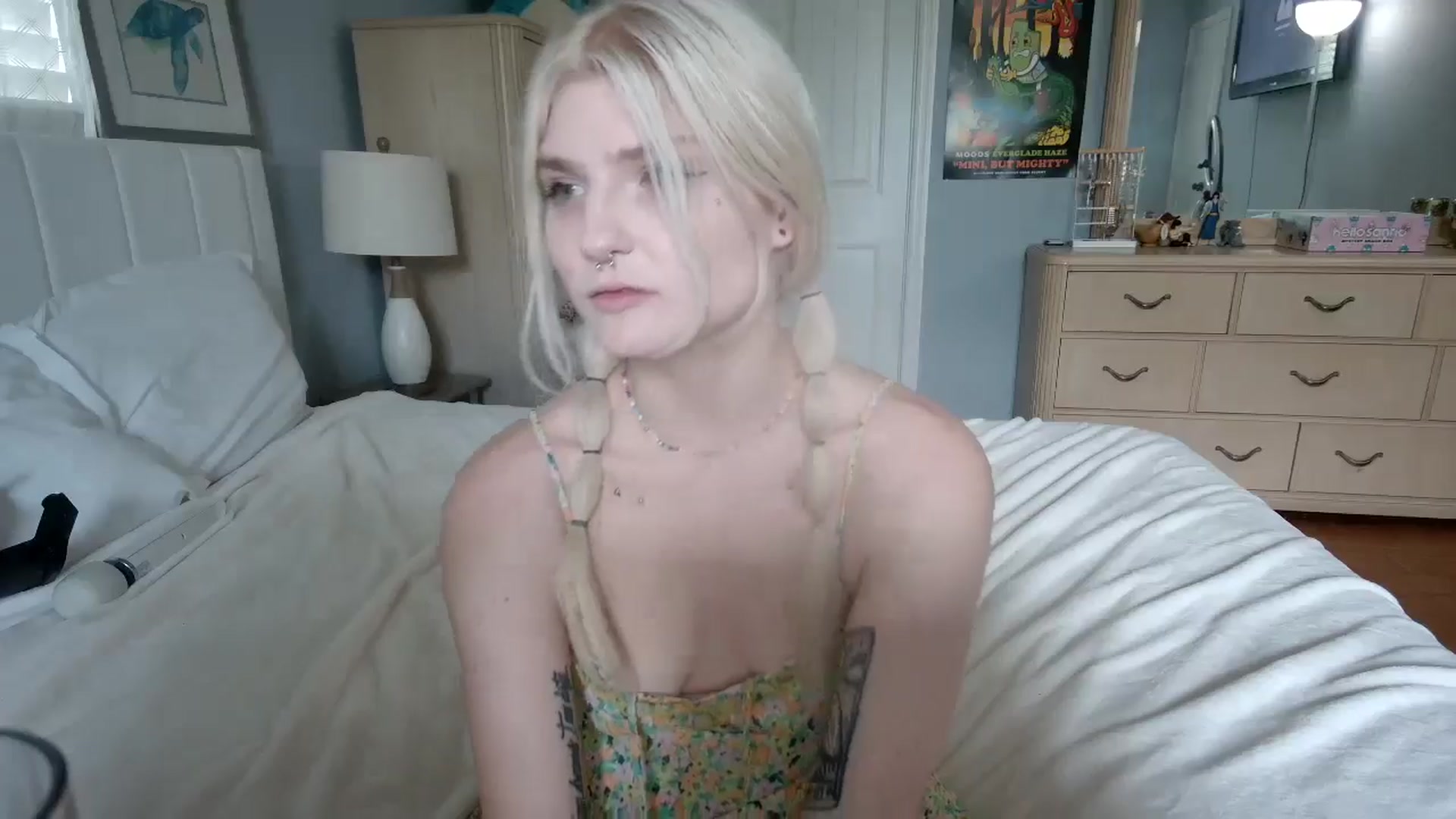 Gallery image thumbnail from DuckChan0's myfreecams stream on, 06/18/2024, 17:39 image 20 of 20