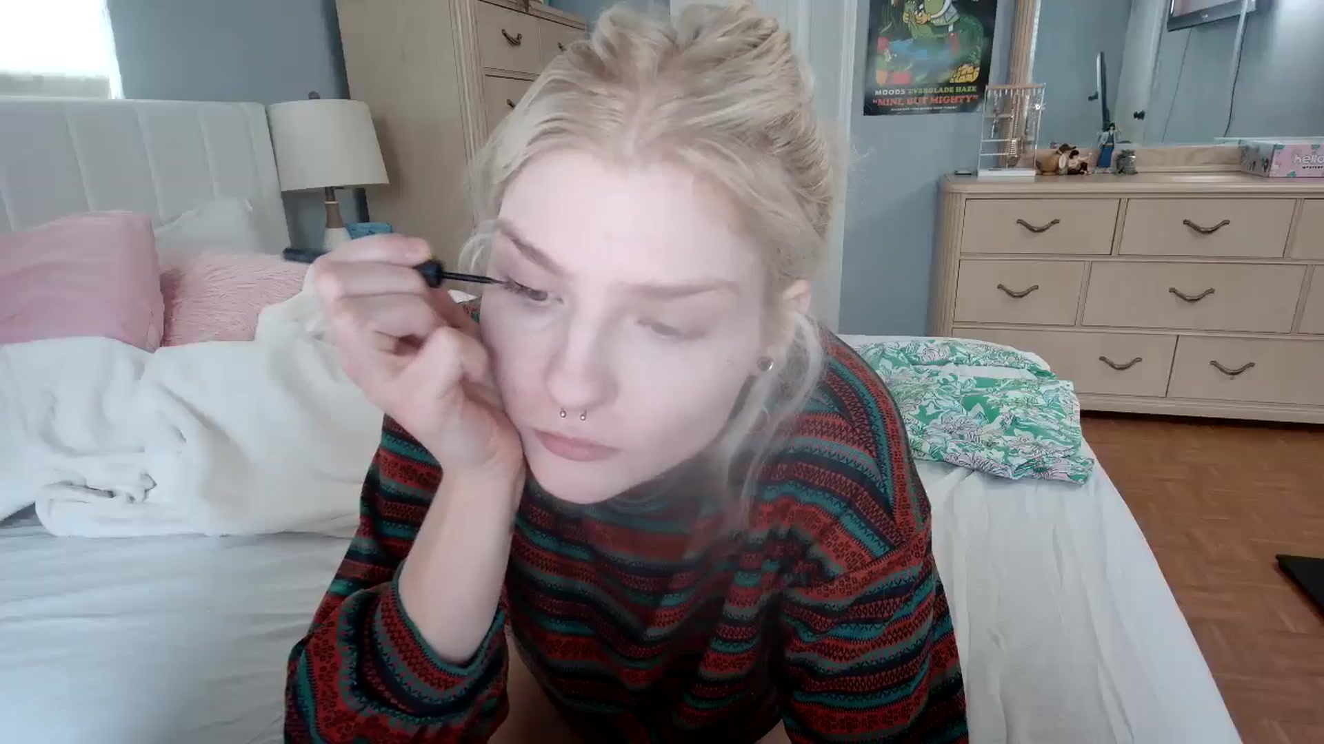 Gallery image thumbnail from DuckChan0's myfreecams stream on, 06/19/2024, 13:31 image 2 of 20