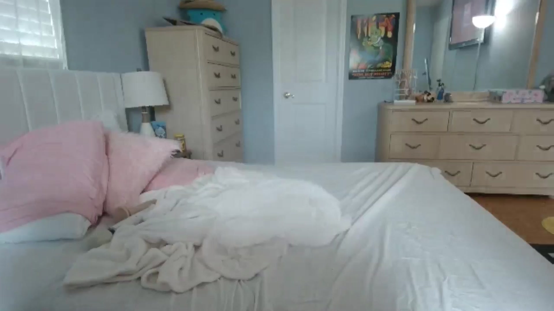 Gallery image thumbnail from DuckChan0's myfreecams stream on, 06/19/2024, 14:42 image 3 of 20