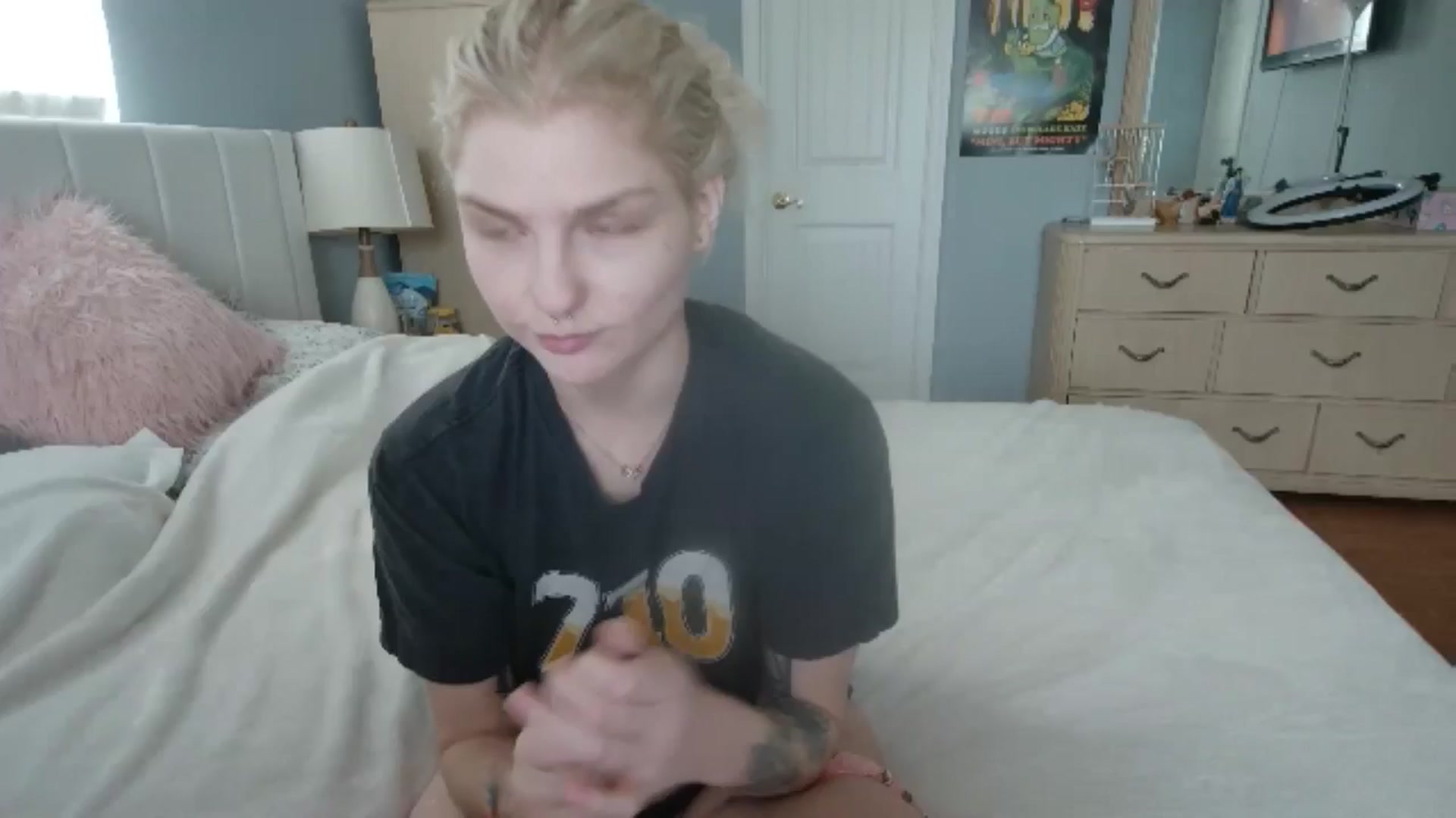 Gallery image thumbnail from DuckChan0's myfreecams stream on, 06/20/2024, 14:35 image 1 of 20