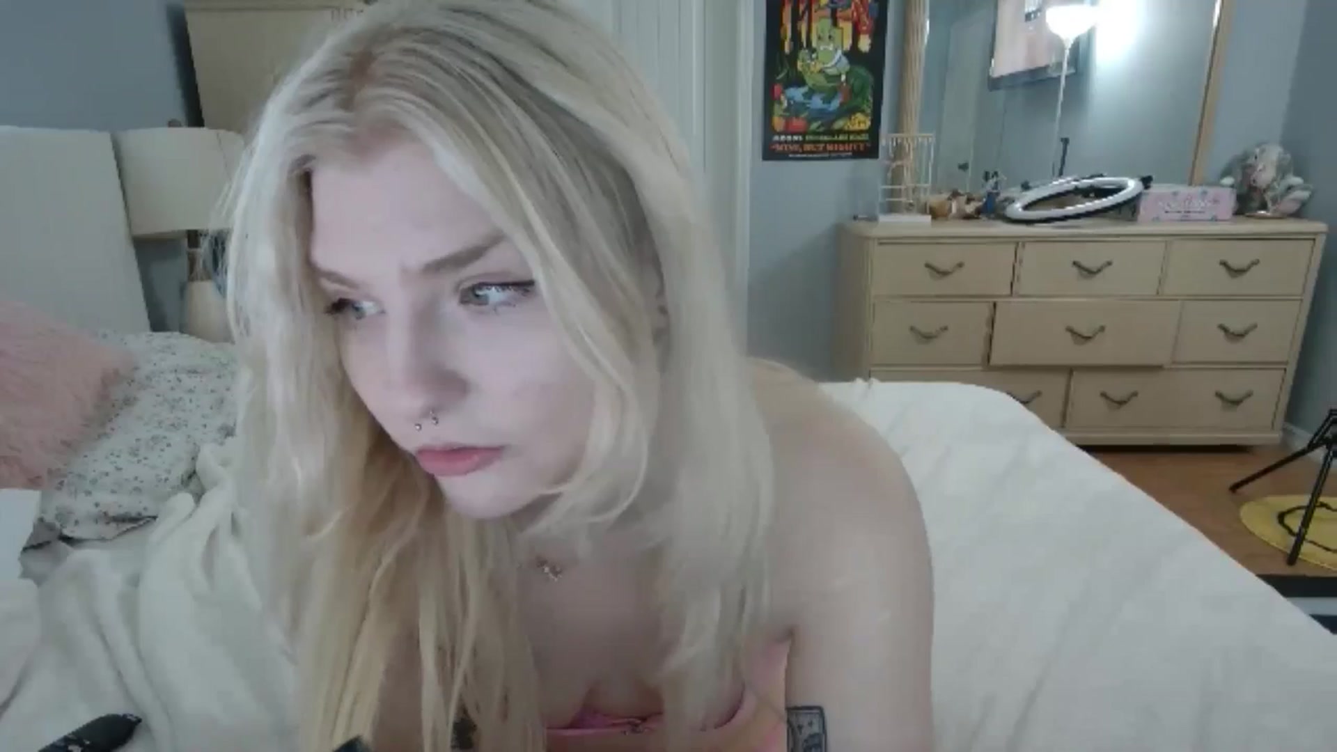 Gallery image thumbnail from DuckChan0's myfreecams stream on, 06/20/2024, 15:02 image 19 of 20