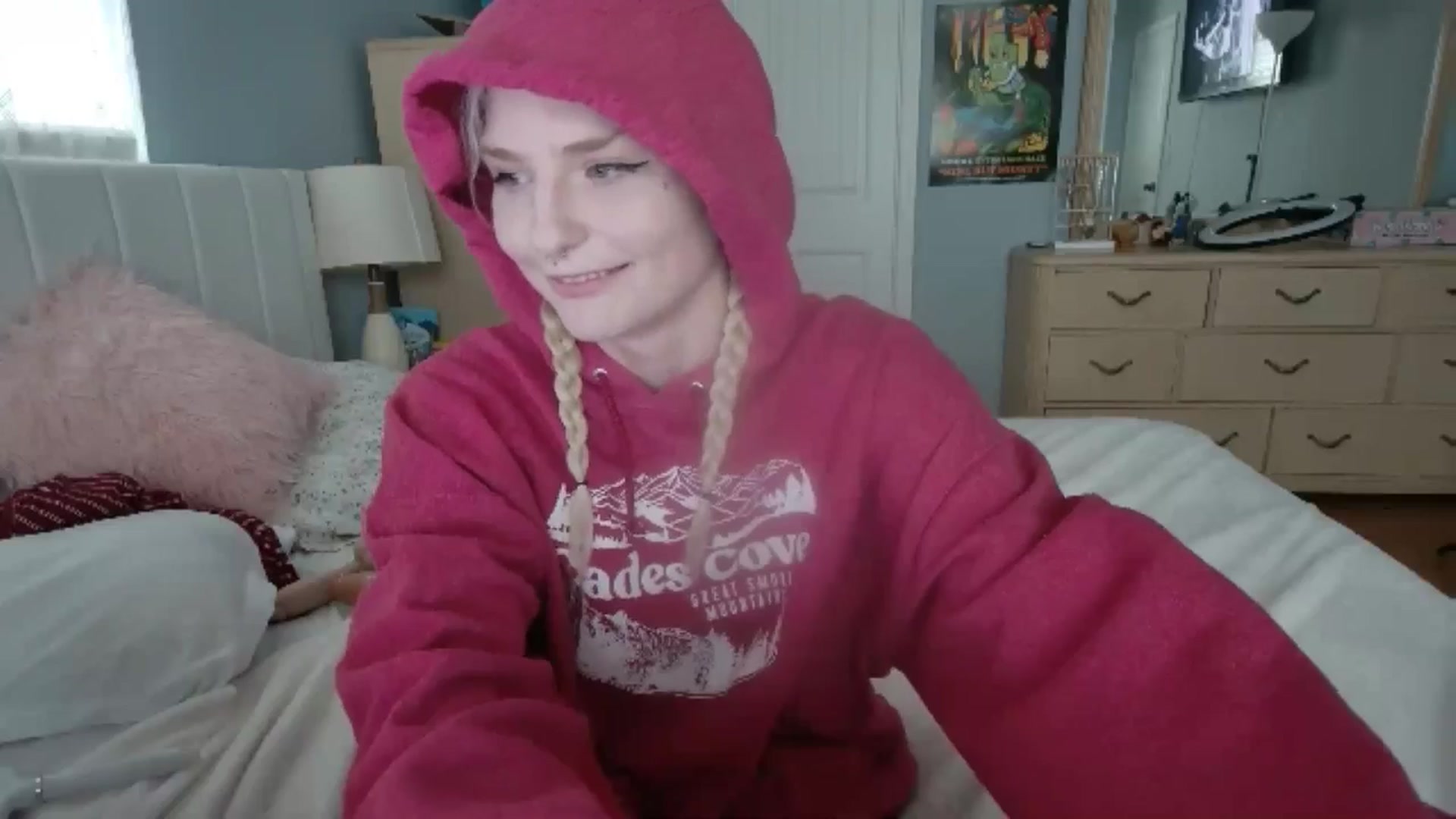 Gallery image thumbnail from DuckChan0's myfreecams stream on, 06/20/2024, 16:40 image 11 of 20